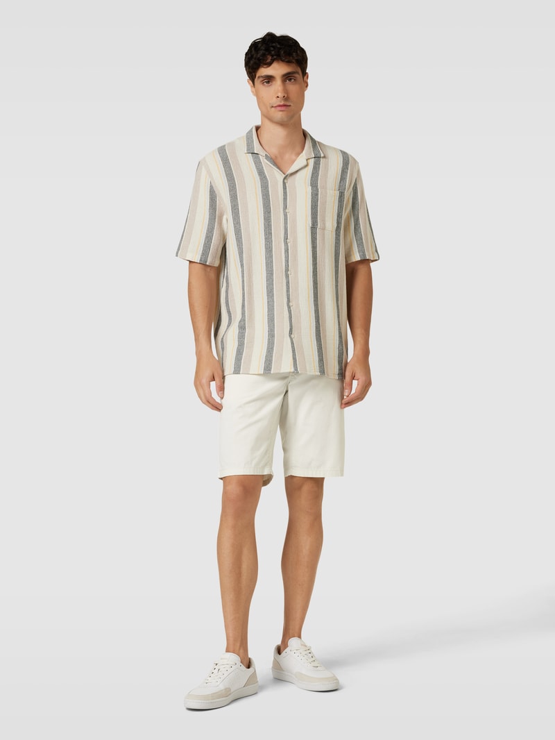 Bermudas mit französischen Eingrifftaschen in offwhite meliert