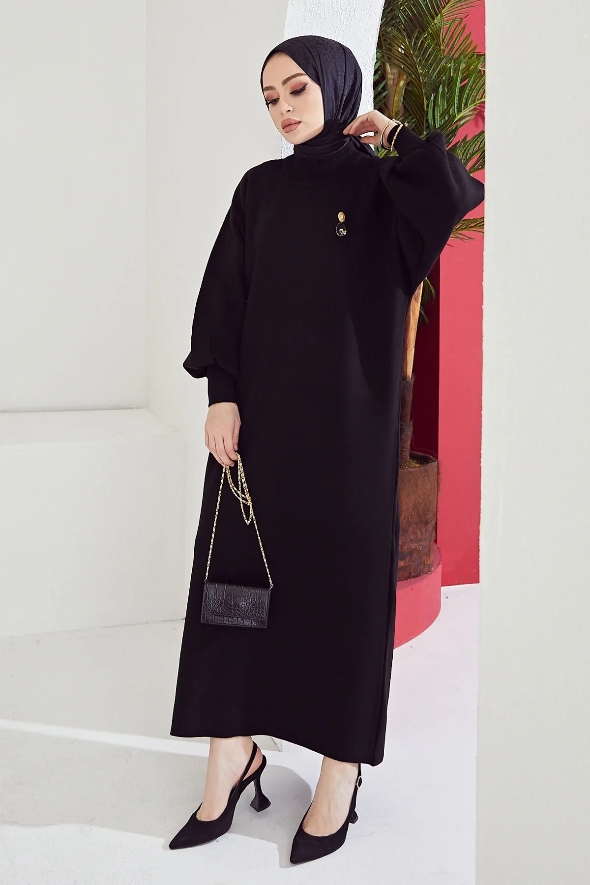 InStyle  Mina Hijab-Kleid aus Strick mit Ballonärmeln – Schwarz