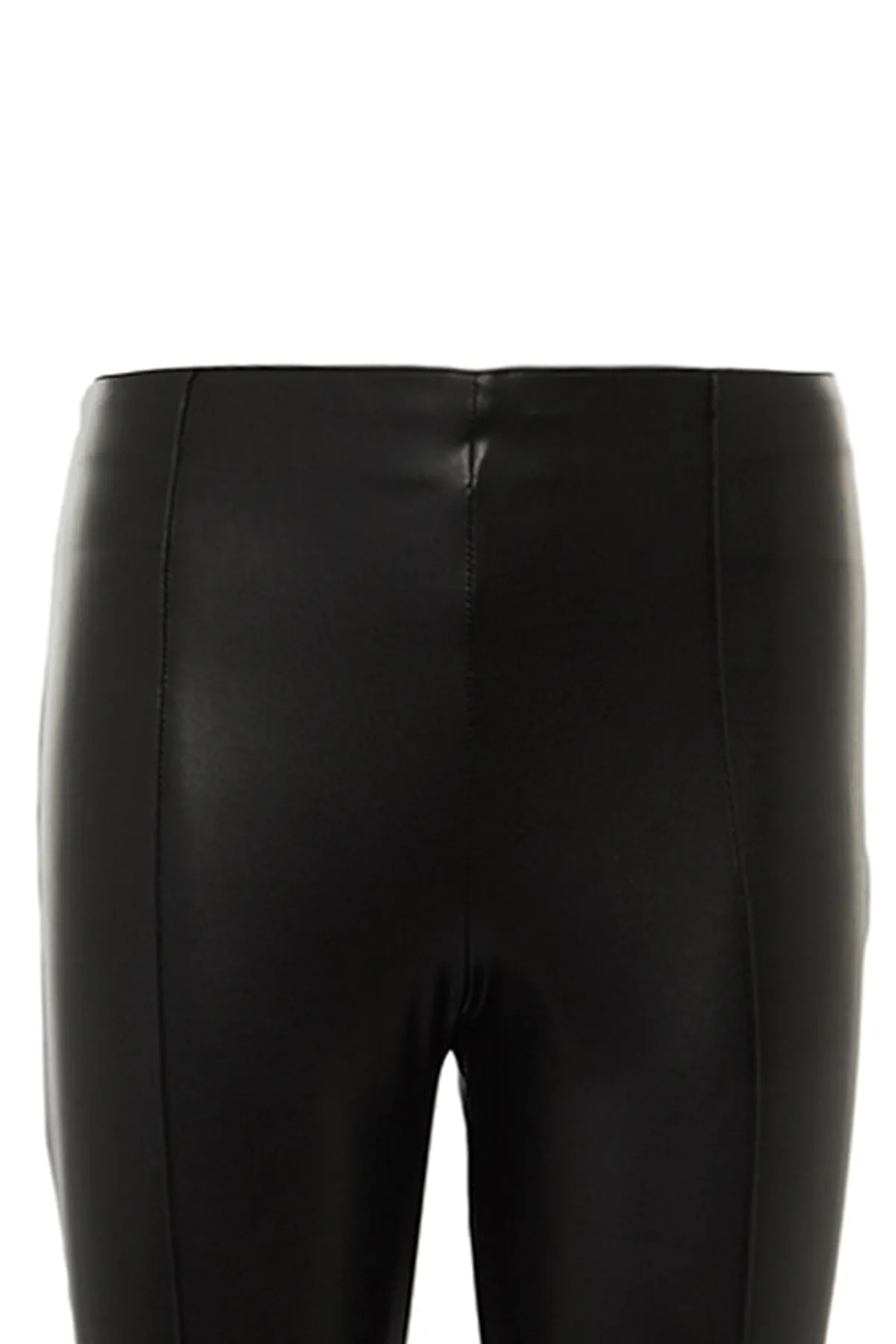 Trendyol Collection  Schwarze Leggings mit geripptem Detail in Lederoptik TWOAW23TA00011