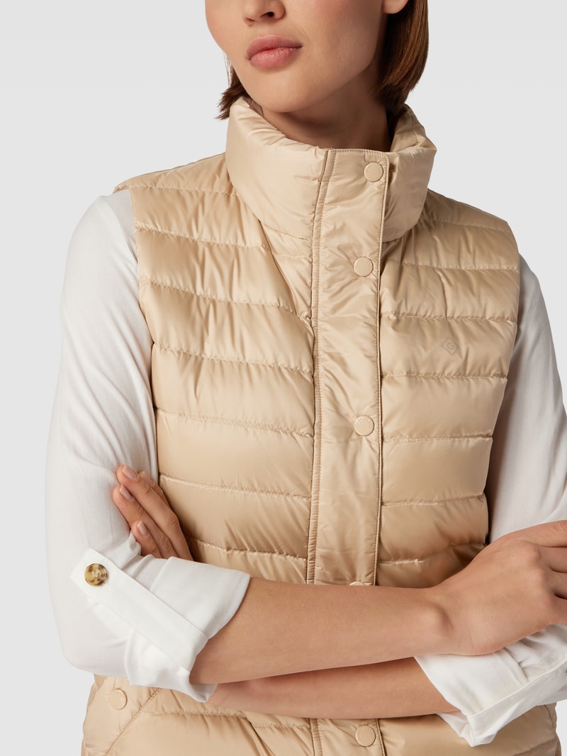 Daunenweste mit Stehkragen in beige