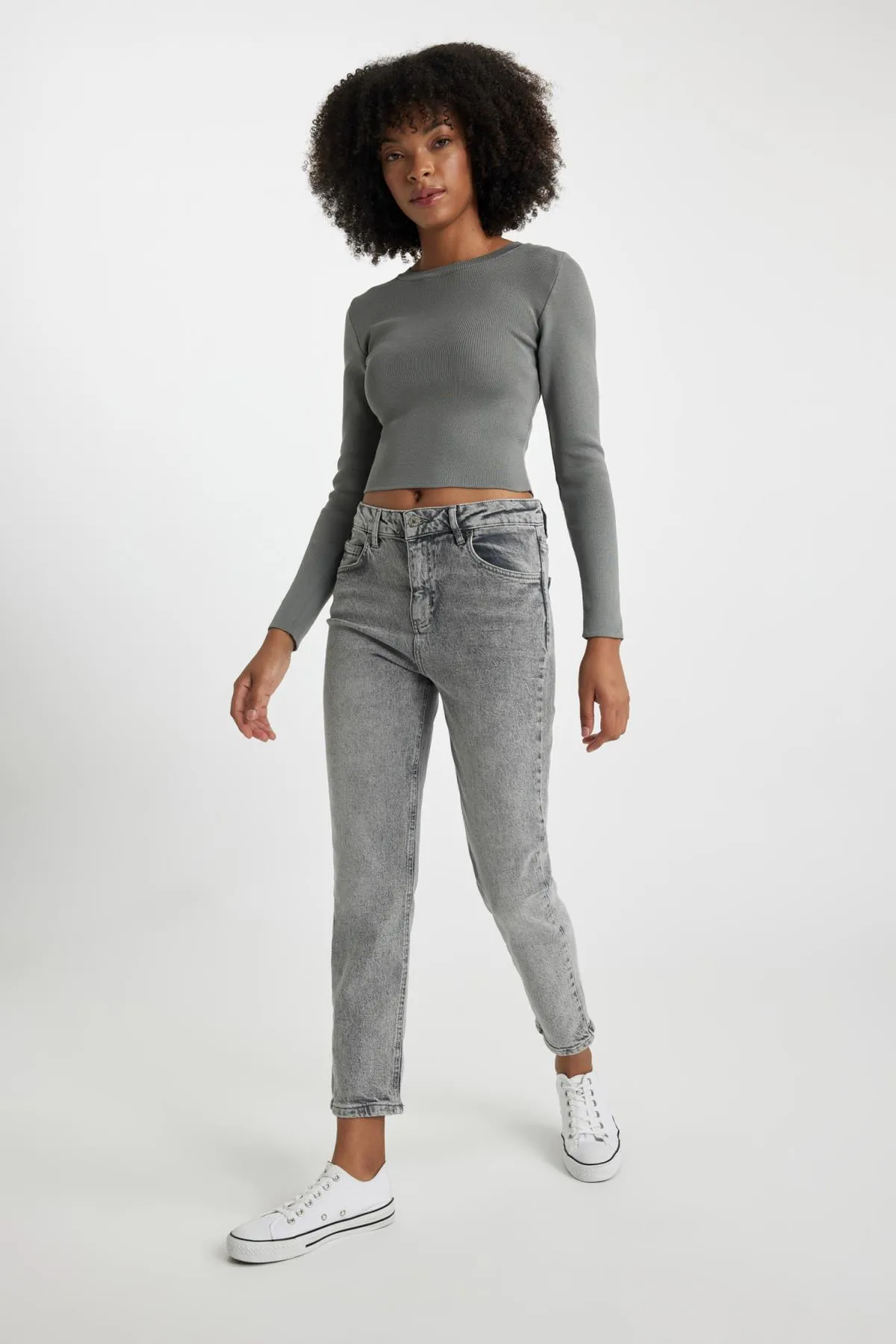 DeFacto  Lina Comfort Fit Hohe, bequeme Passform, leichte, schmale Beintaille, knöchellange Jeanshose