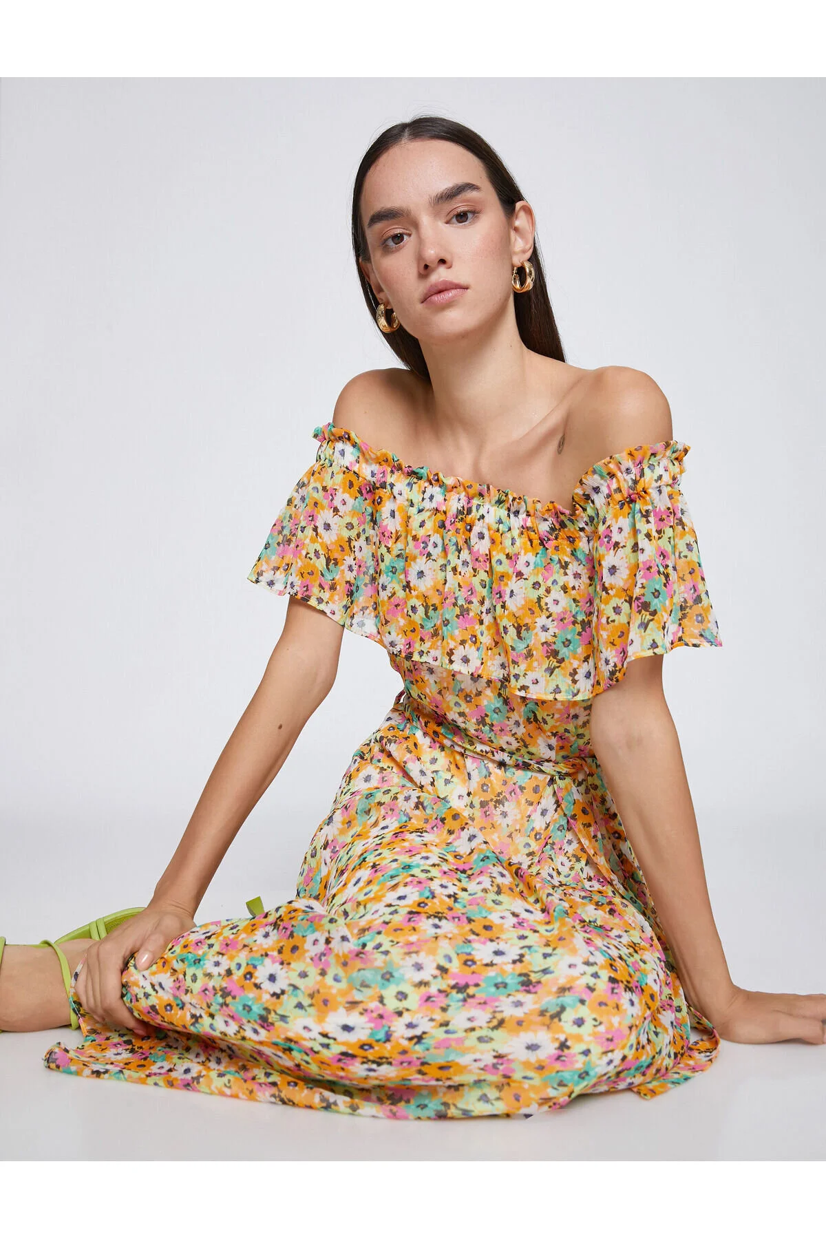 Koton  Langes, schulterfreies Kleid mit Blumenmuster