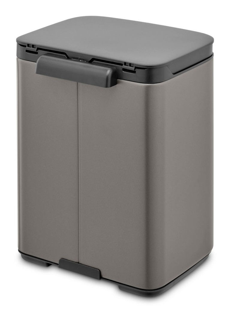 Lixeira Brabantia Bo de 4 litros com balde interno de plástico.