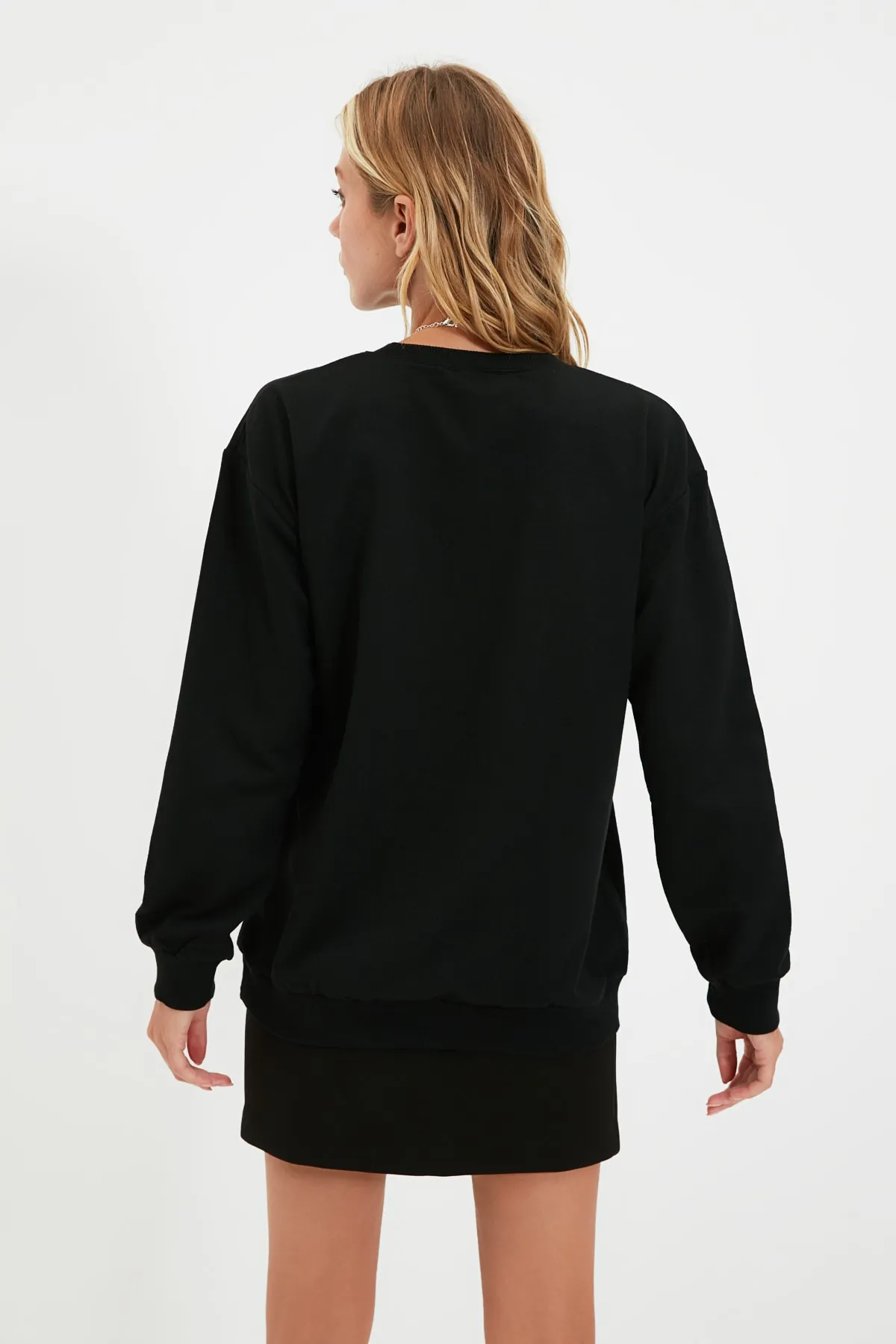 Trendyol Collection  Schwarzes bedrucktes Oversize-Sweatshirt aus Strick