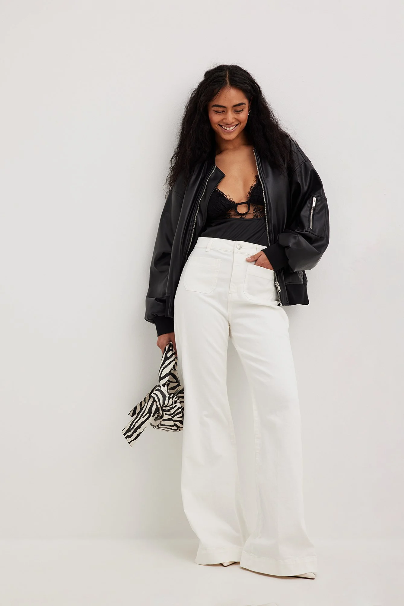 Jeanshose mit weitem Bein und Vordertasche im 70er-Style