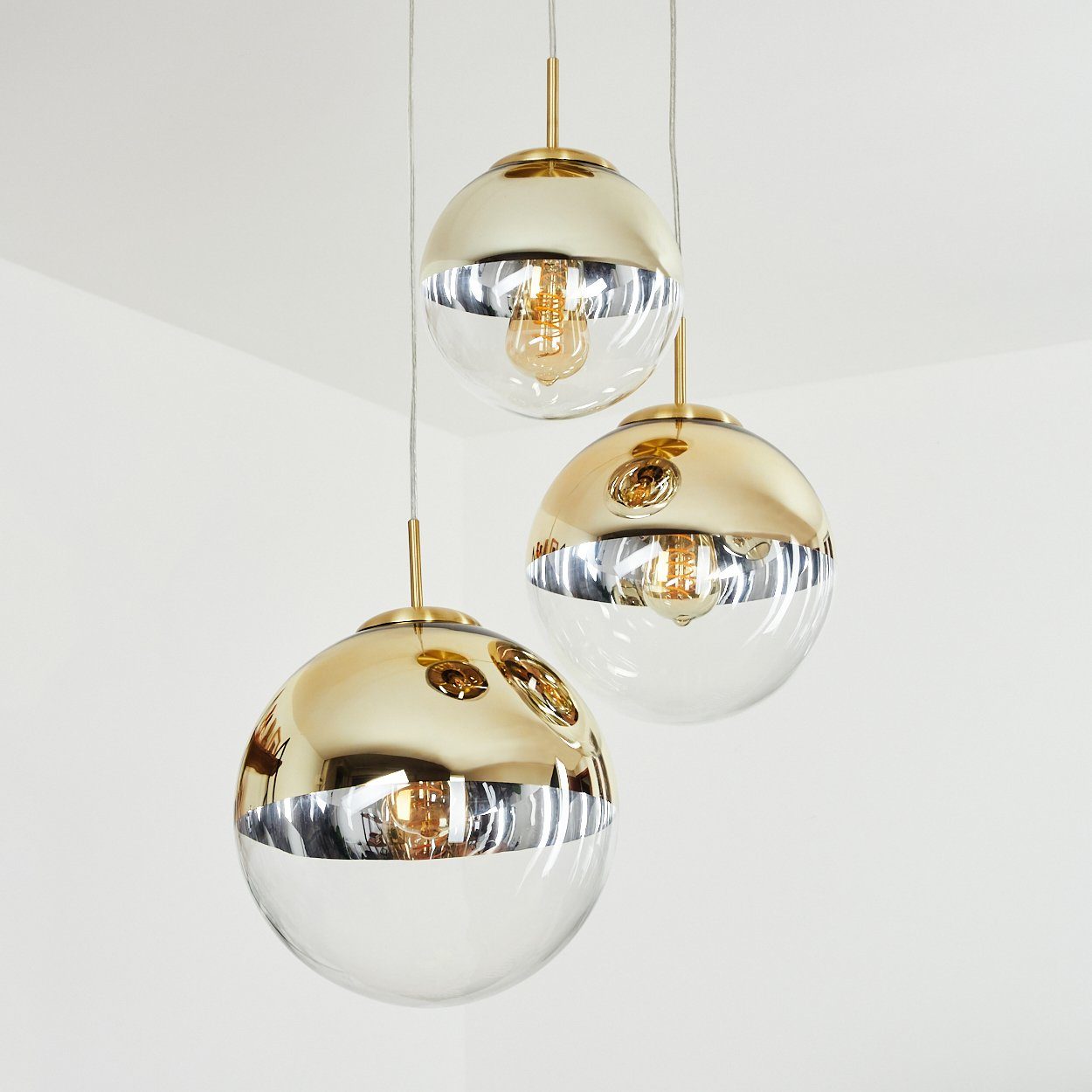 hofstein Hängeleuchte Arola 3-flammige Deckenlampe aus Metall in Gold, ohne Leuchtmittel, Moderner Look Pendellampe mit Glasschirm in Gold. 1xE27