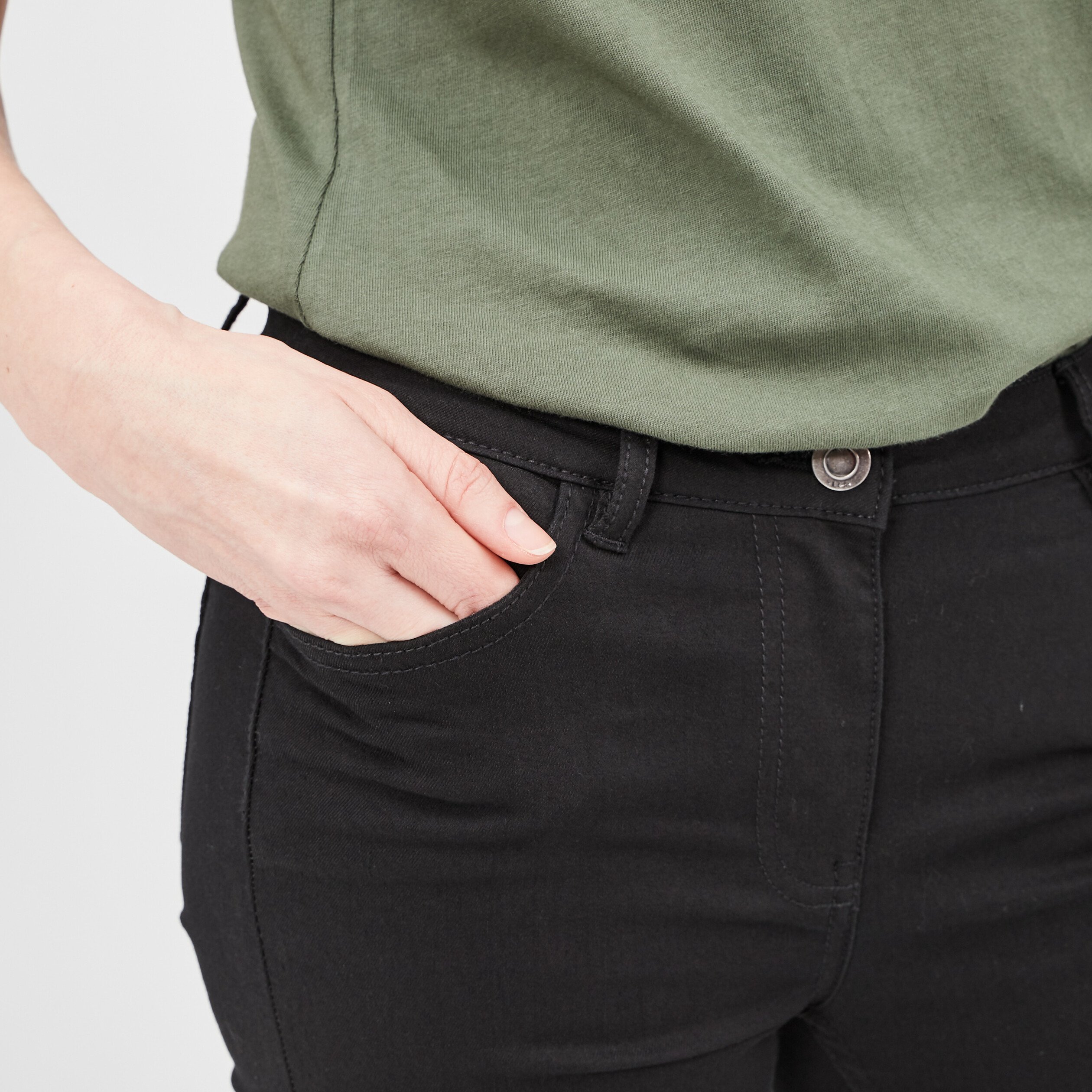 Pantacourt slim taille standard noir femme | La Halle