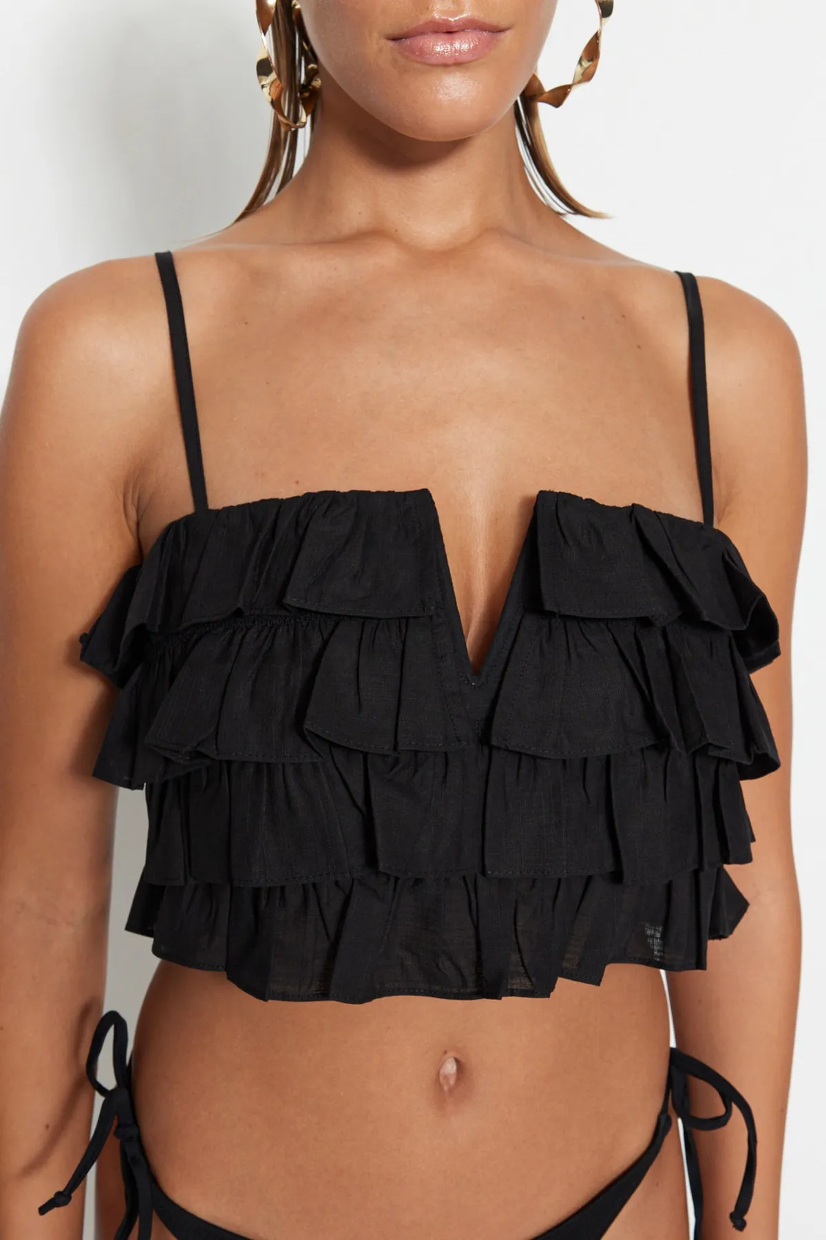 Trendyol Collection  Schwarze, bauchfreie, gewebte Rüschenbluse aus 100 % Baumwolle TBESS21BZ0661