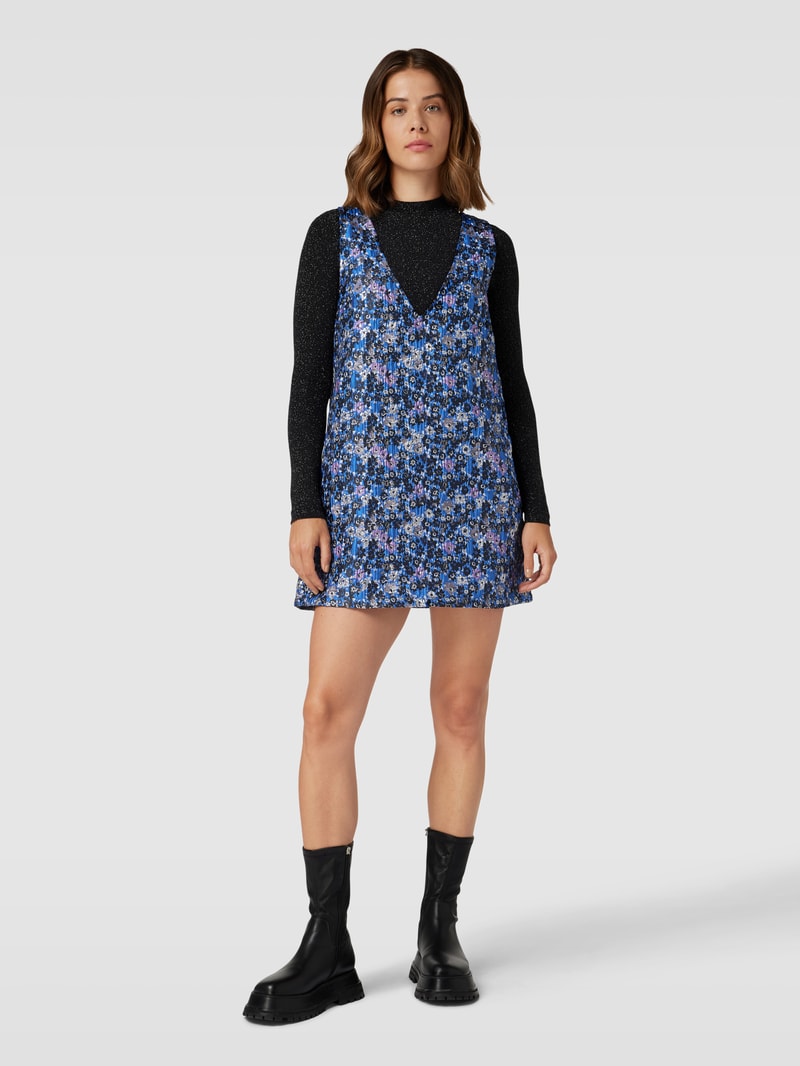 Minikleid in Crinkle-Optik in schwarz