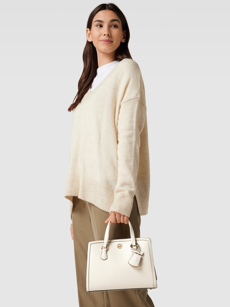 Handtasche mit Label-Applikation Modell 'CHANTAL' in ecru