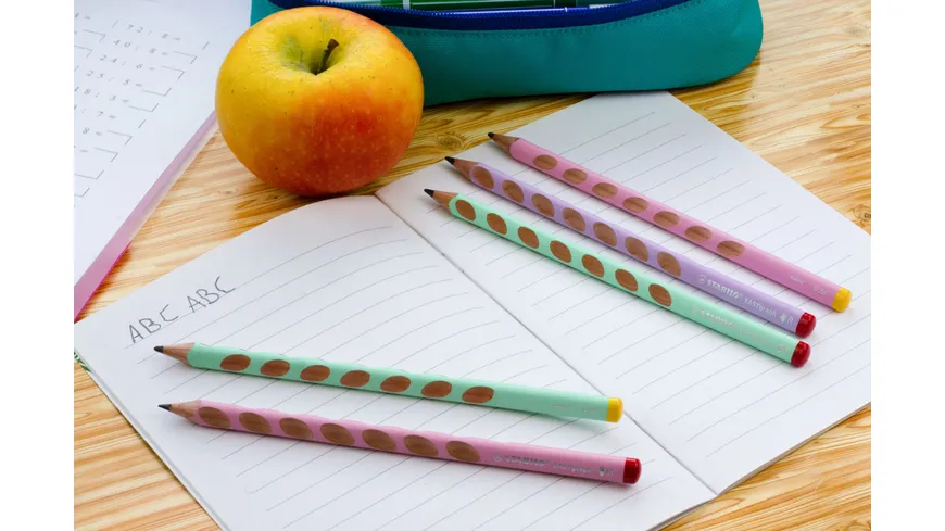 STABILO® Ergonomischer Dreikant-Bleistift für Rechtshänder - STABILO EASYgraph in pastellgrün - Einzelstift - Härtegrad HB