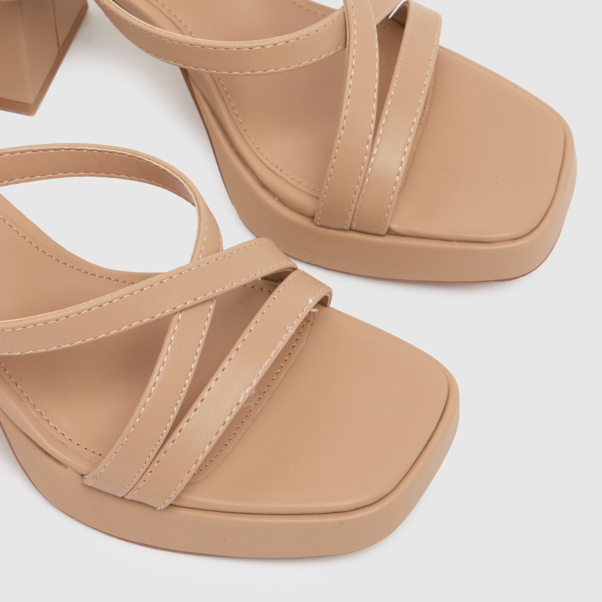 Schuh Star pántos platformos magassarkú natúr színben