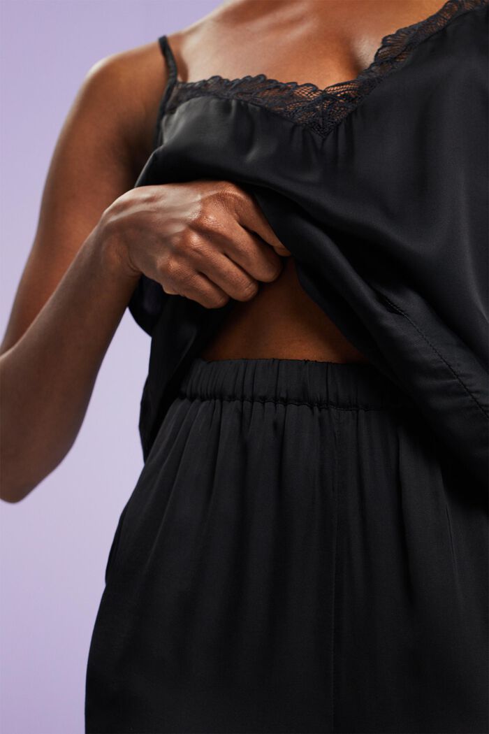 Kurzes Pyjama-Set aus Satin, LENZING™ ECOVERO™