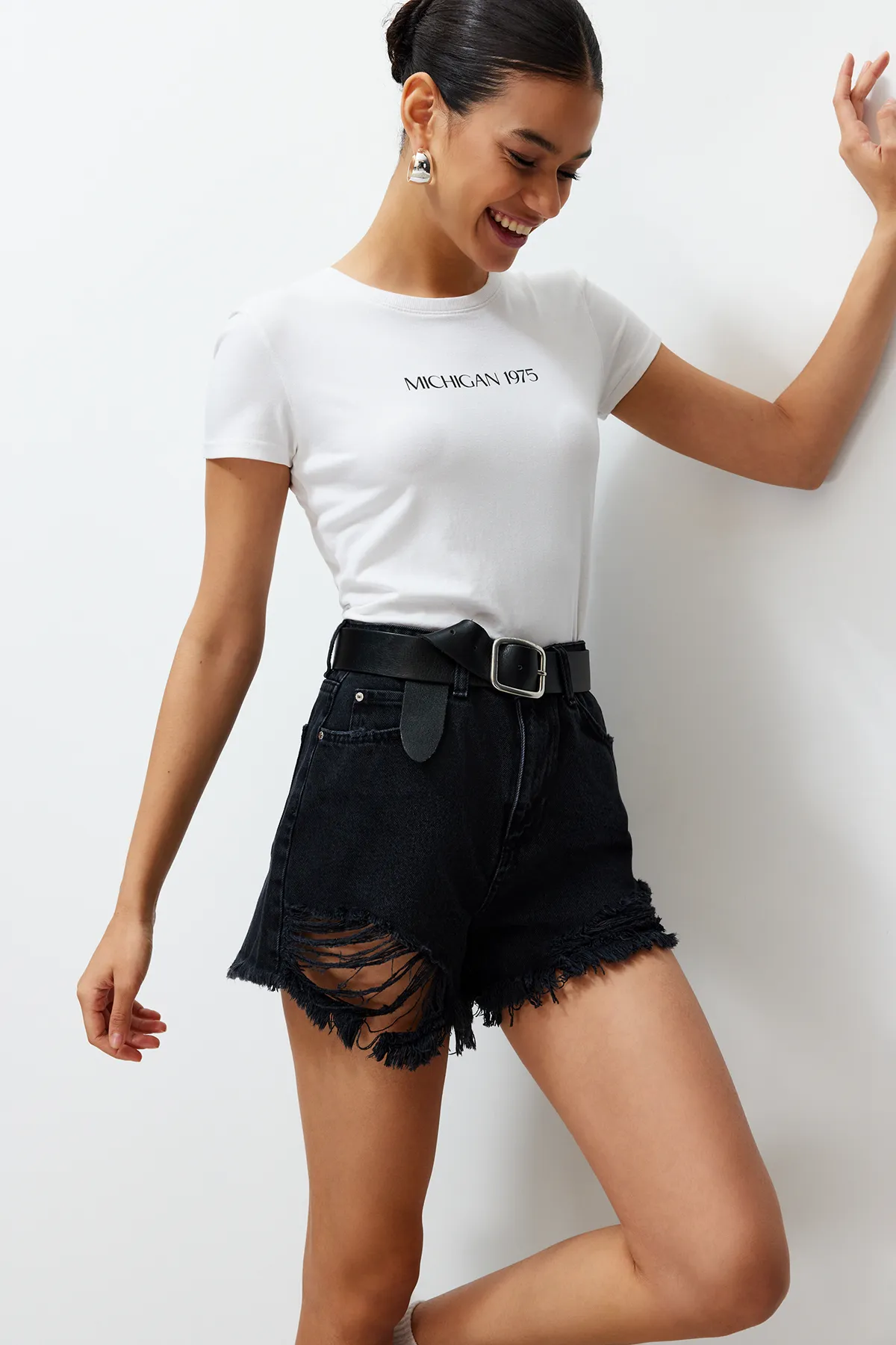 Trendyol Collection  Shorts - Schwarz - Mittlerer Bund