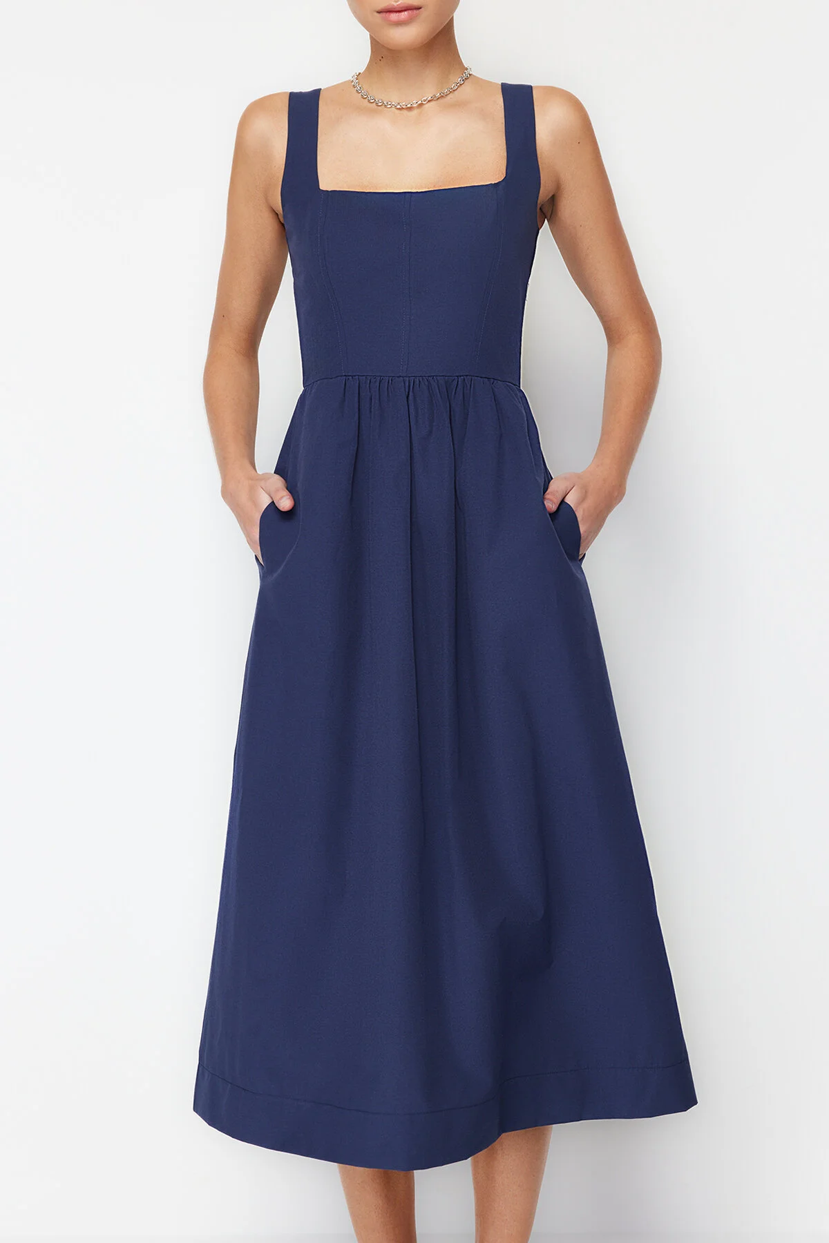 Trendyol Collection  Midi-Korsett-Webkleid mit Indigo-Taille und Nähdetail TWOSS24EL00038