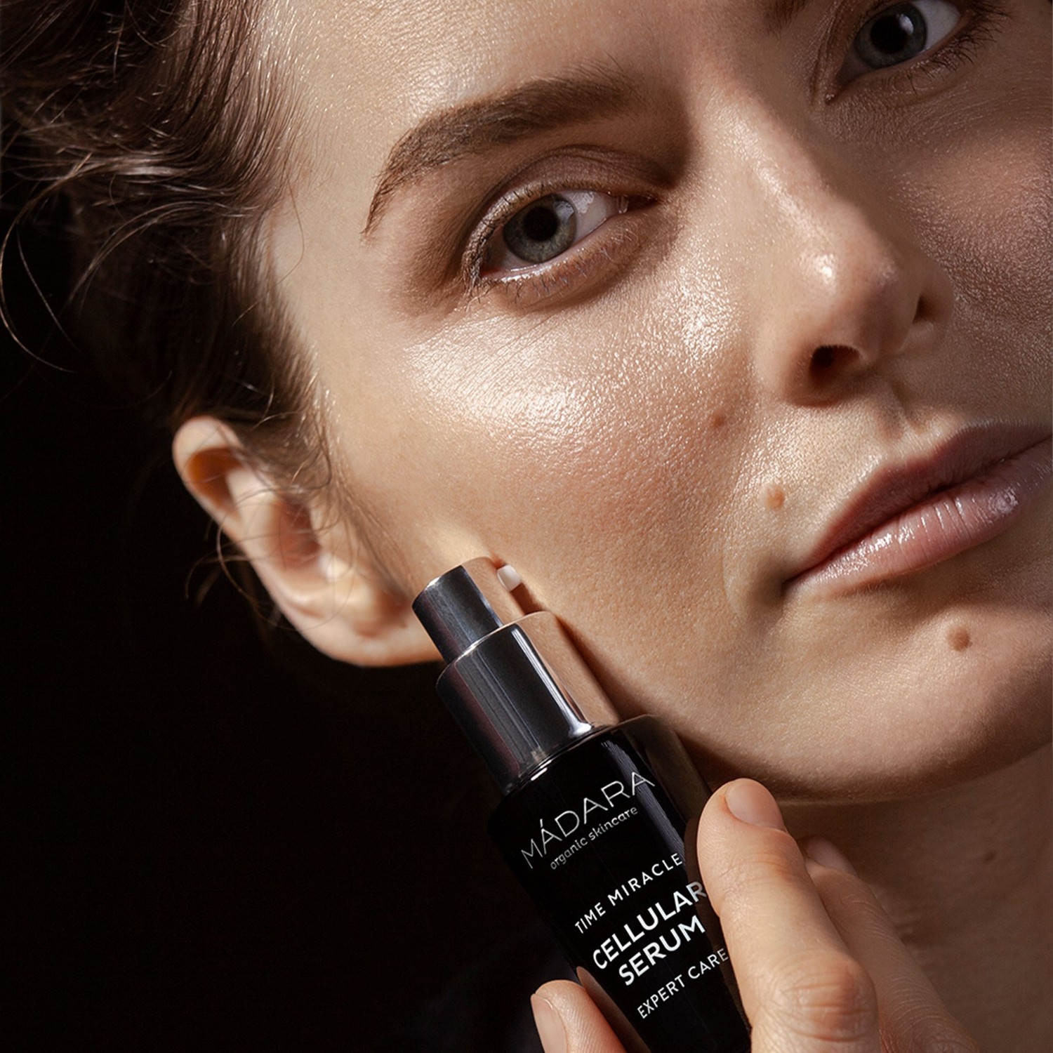 MÁDARA ląstelių senėjimą stabdanti priemonė