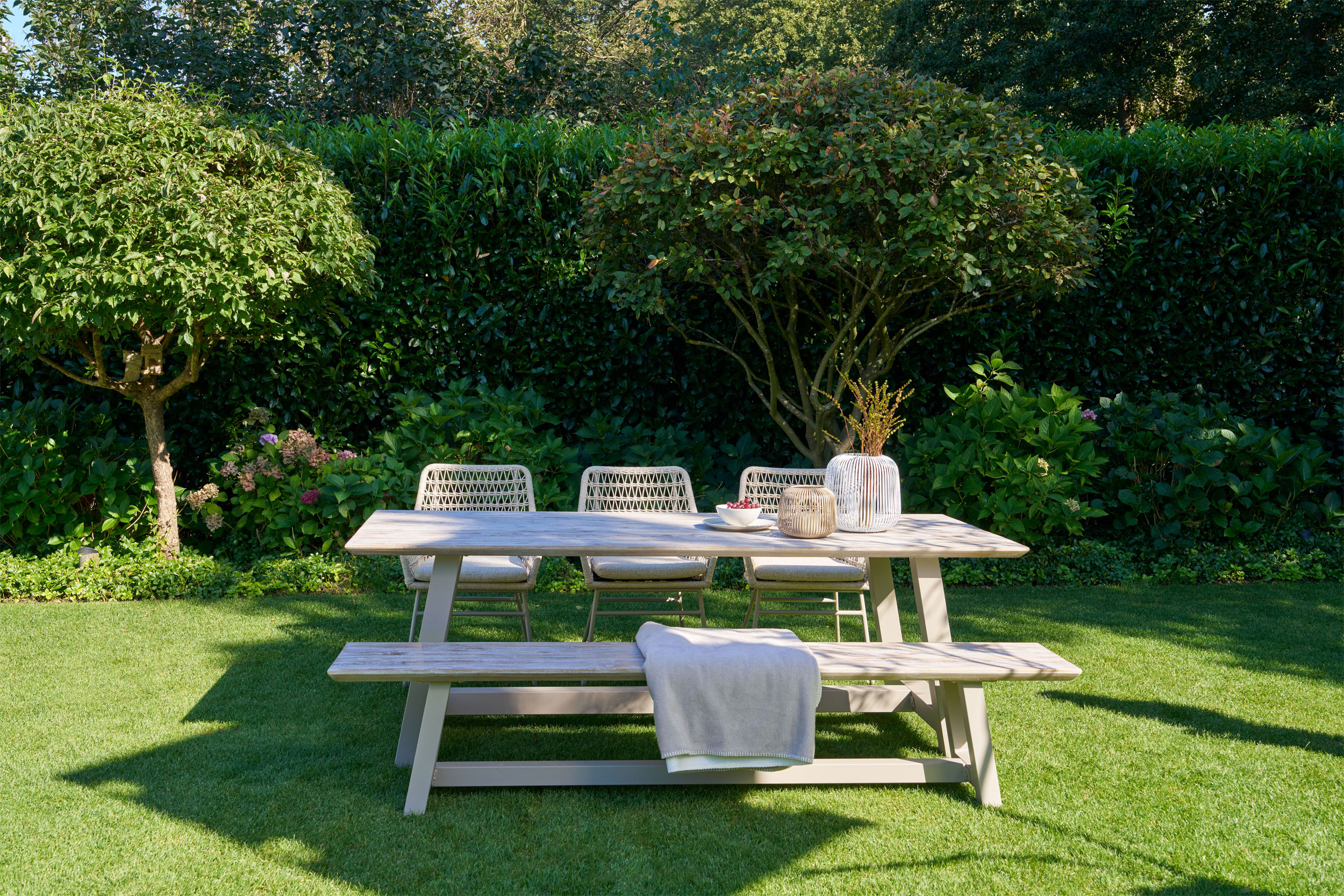 OUTDOORGartenbank Teak Weiss