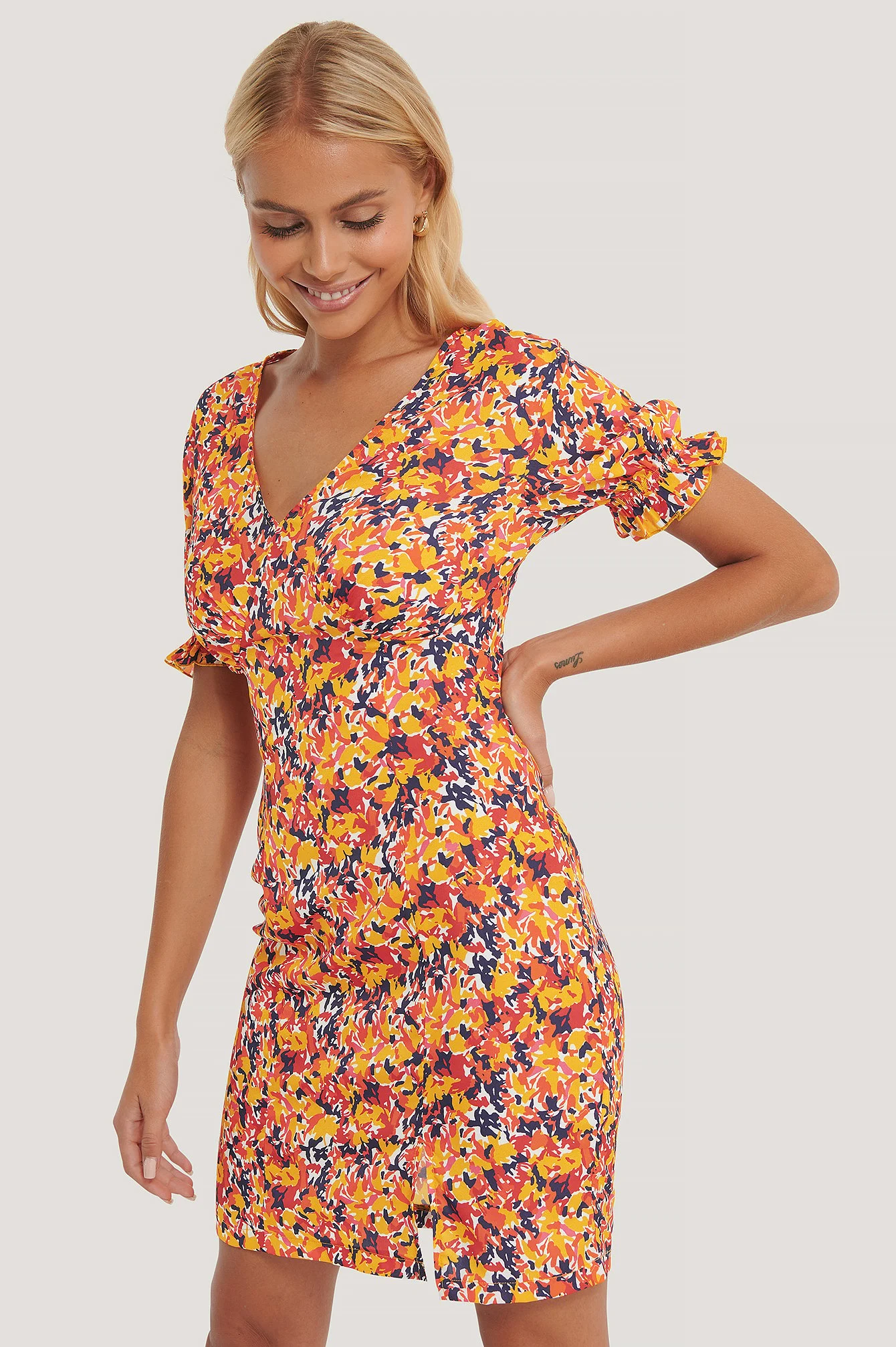 Minikleid mit Blumen
