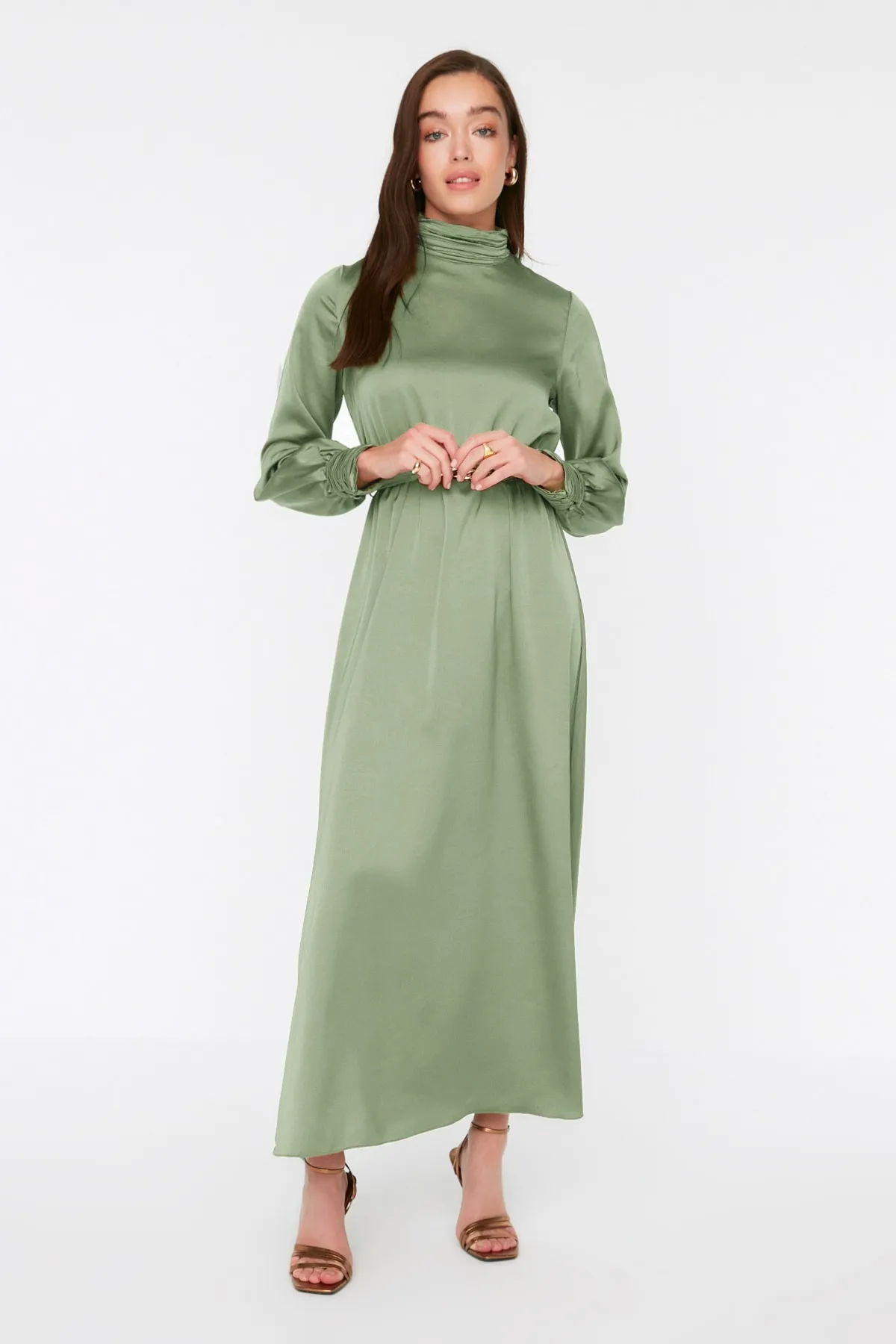 Trendyol Modest  Grünes gewebtes Abendkleid mit drapiertem Kragen und Manschetten, Gürtel TCTSS22EB0142