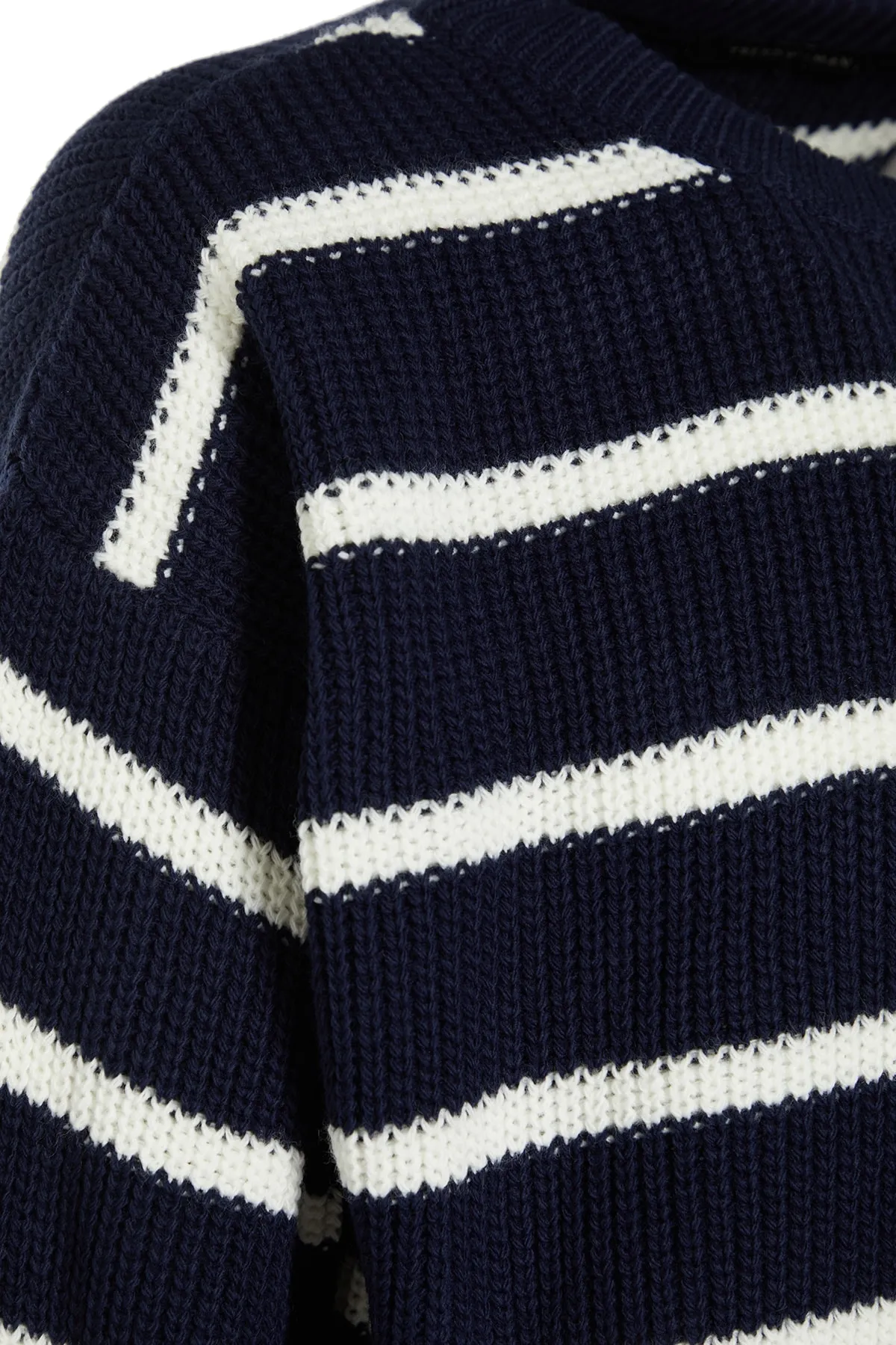 Trendyol Collection  Marineblauer Unisex-Strickpullover in Oversize-Passform, weiter Passform, Rundhalsausschnitt, TMNAW23KZ00285