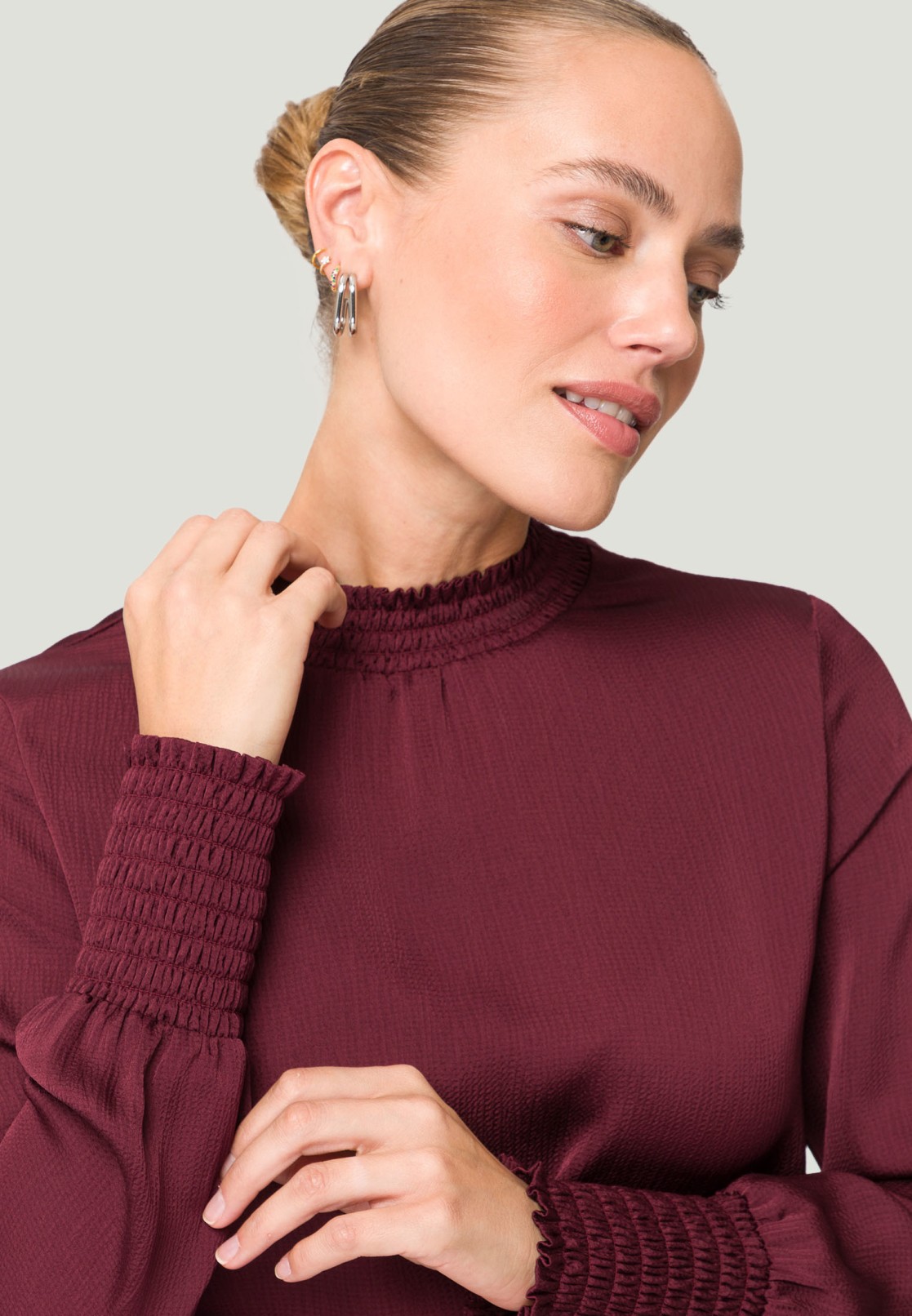 Bluse gesmokter Kragen