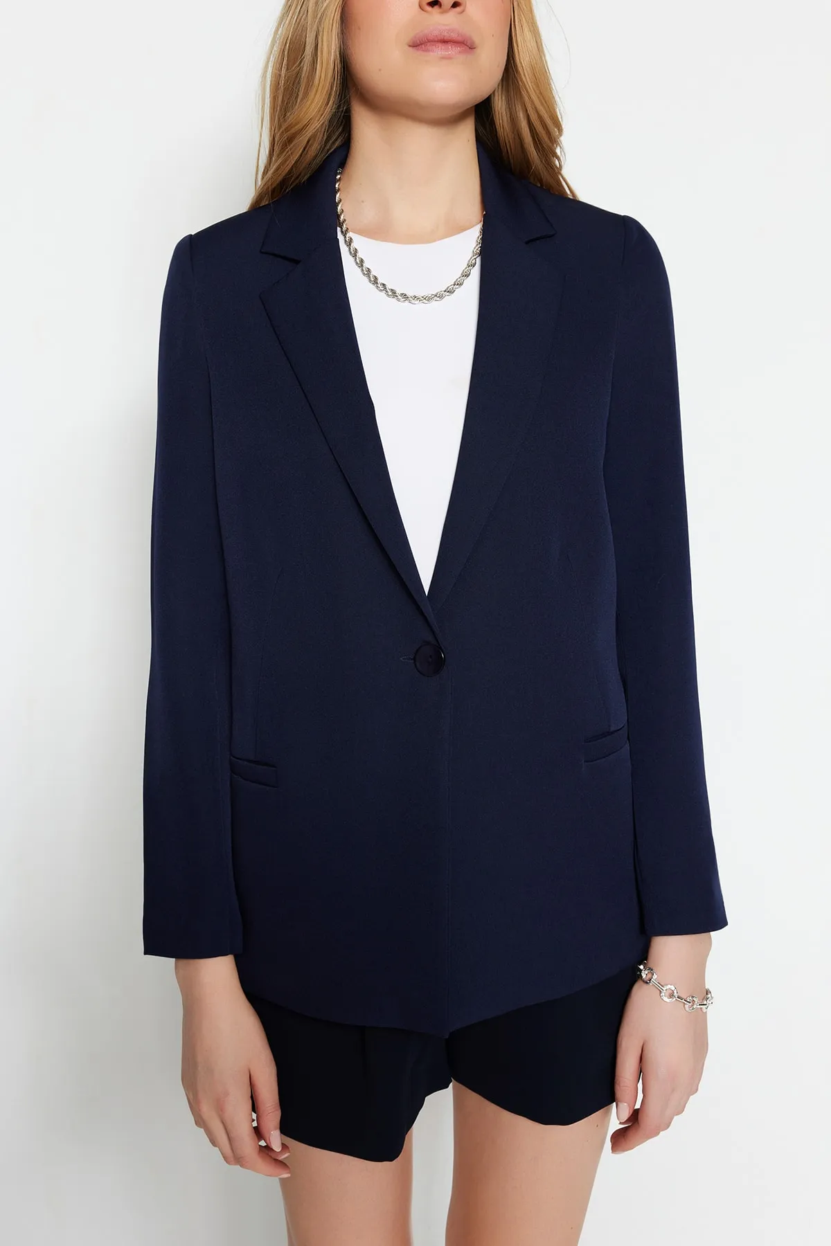 Trendyol Collection  Marineblaue Blazerjacke mit normalem Futter und detailliertem Webmuster TWOAW20CE0316