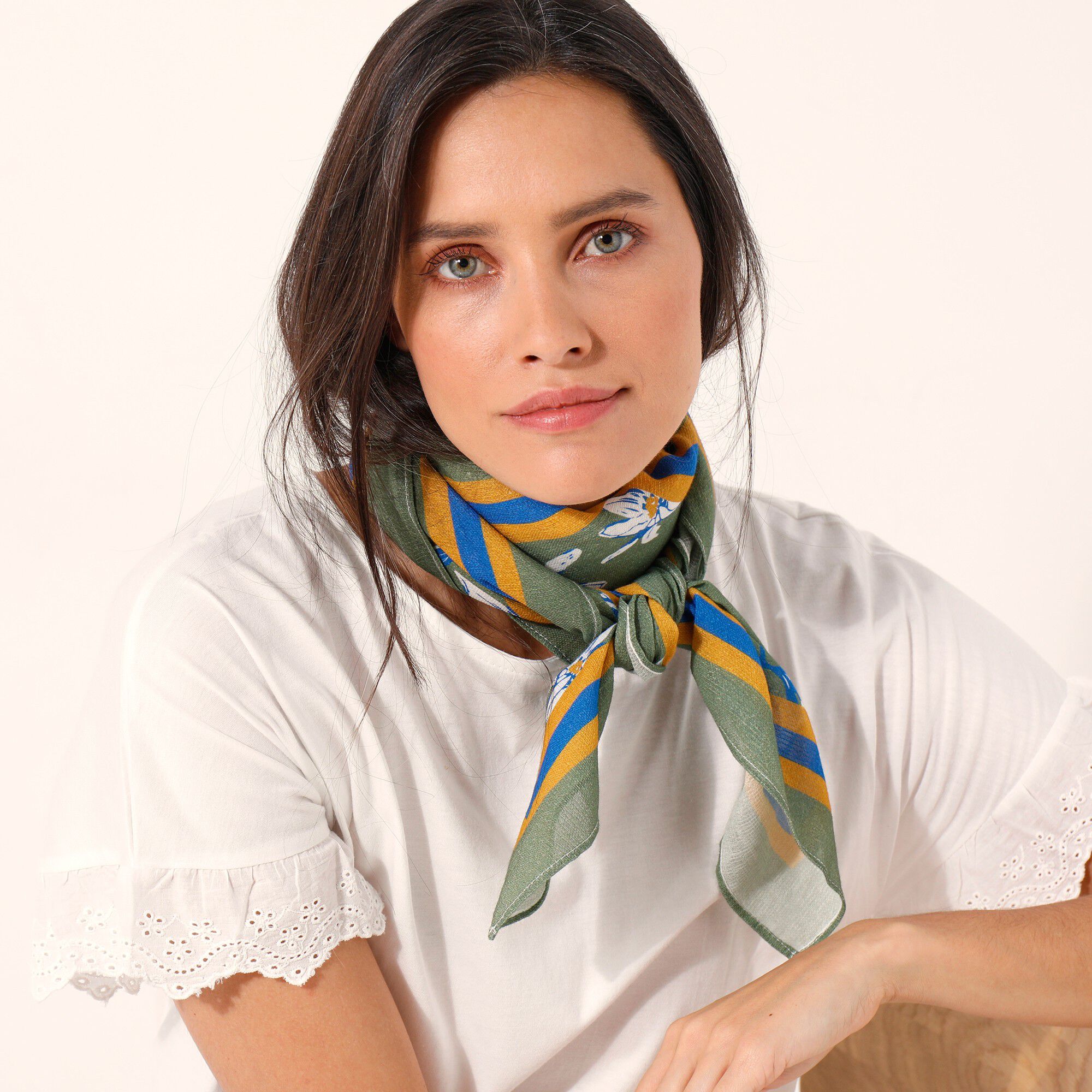 Foulard fabriqué en France imprimé fleurs, 98x98 cm, coton biologique