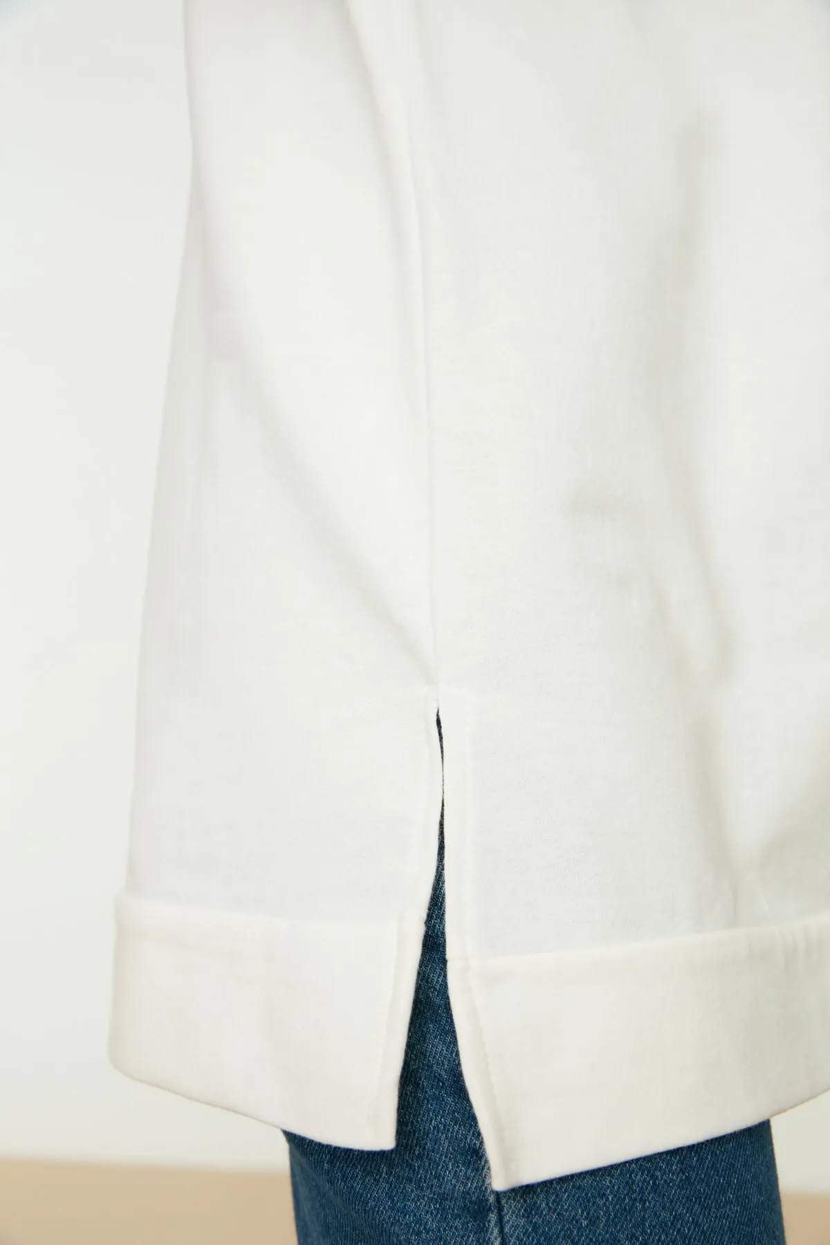 Trendyol Modest  Marineblau-Ecru 2er-Pack Basic-Strick-Sweatshirt mit Rundhalsausschnitt TCTAW22TW0152