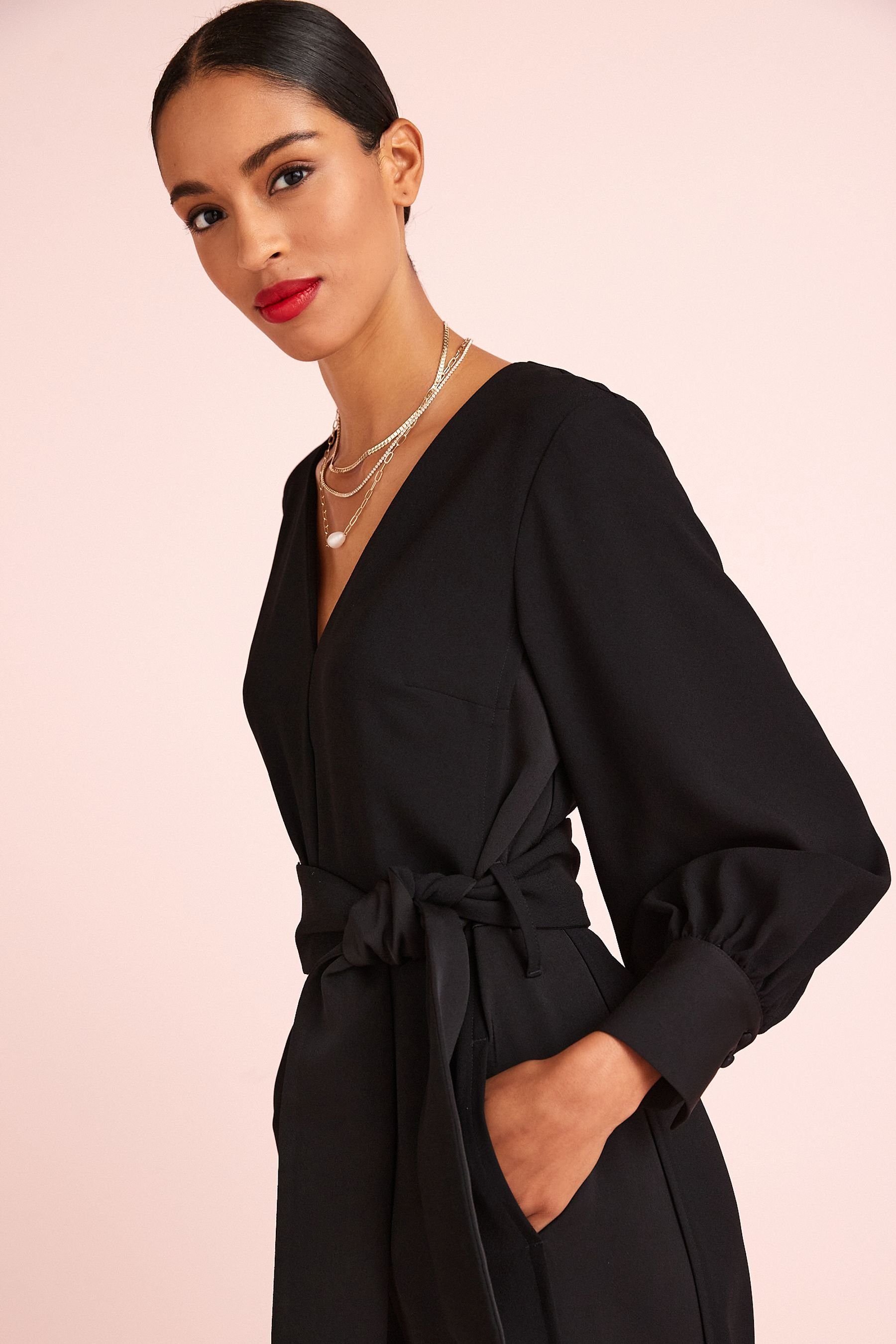 Next Jumpsuit Jumpsuit mit Gürtel und weitem Beinschnitt (1-tlg)