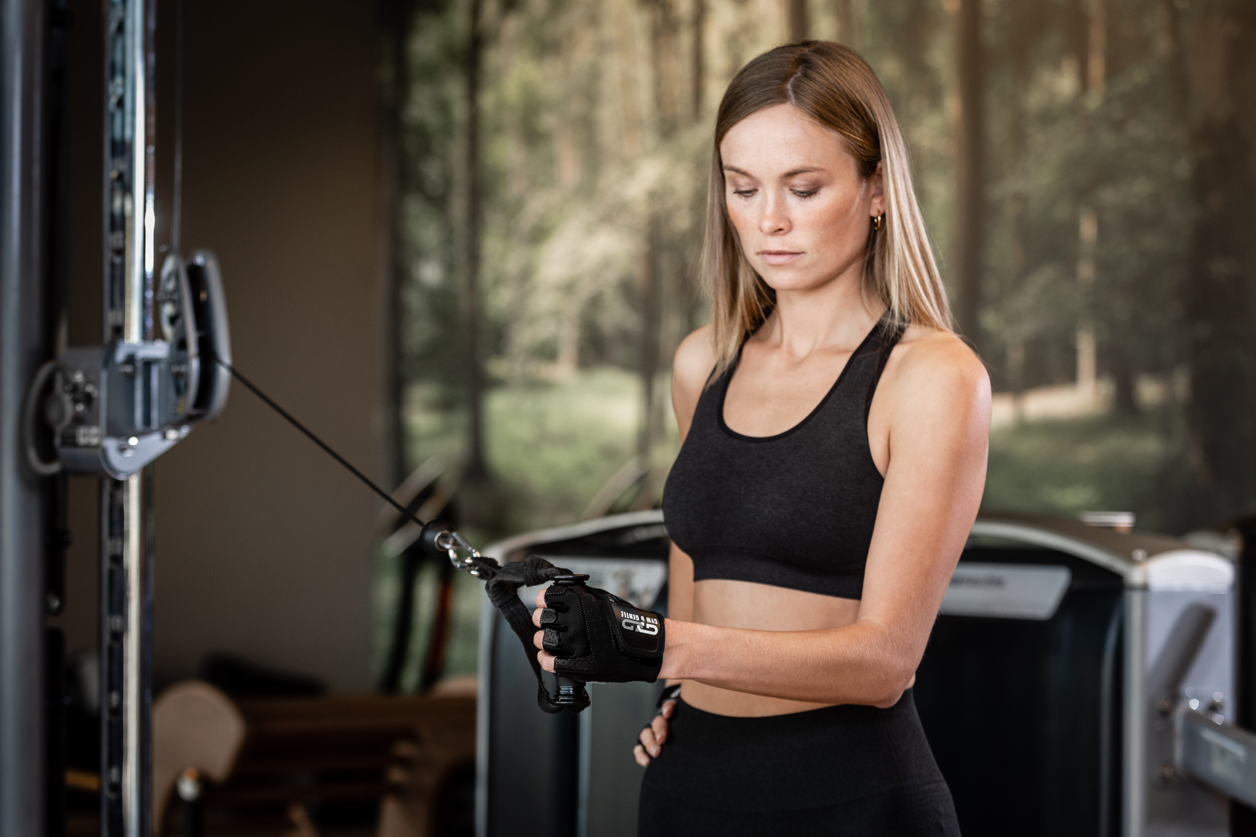 Gym & Gentle Trainingshandschuhe Fitnesshandschuhe für Damen - Schutz für Frauen beim Sport/Kraftsport