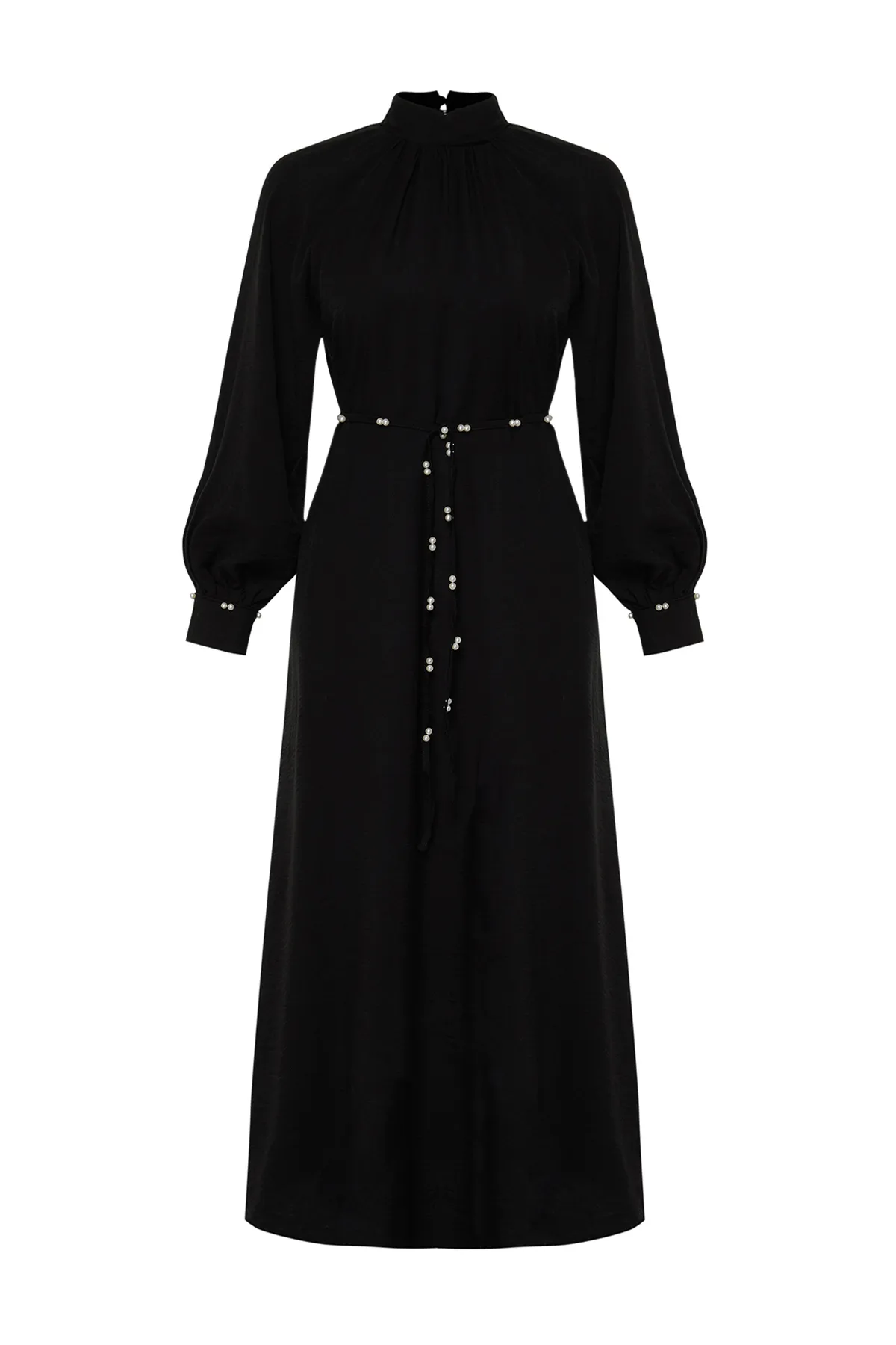 Trendyol Modest  Schwarzes, gewebtes Kleid mit Stehkragen und Perlengürtel TCTSS24EB00125