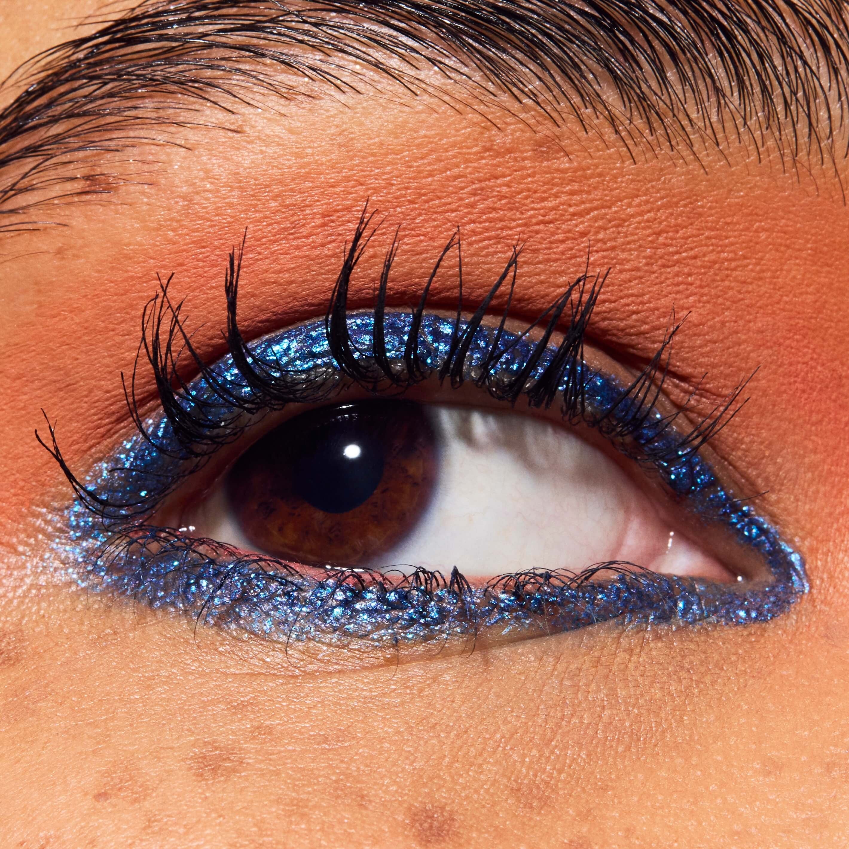 „Dazzleshadow“ akių šešėlių pieštukai – kreminiai akių šešėliai