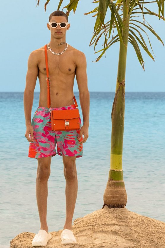 Mittellange Badehose mit abstraktem Print