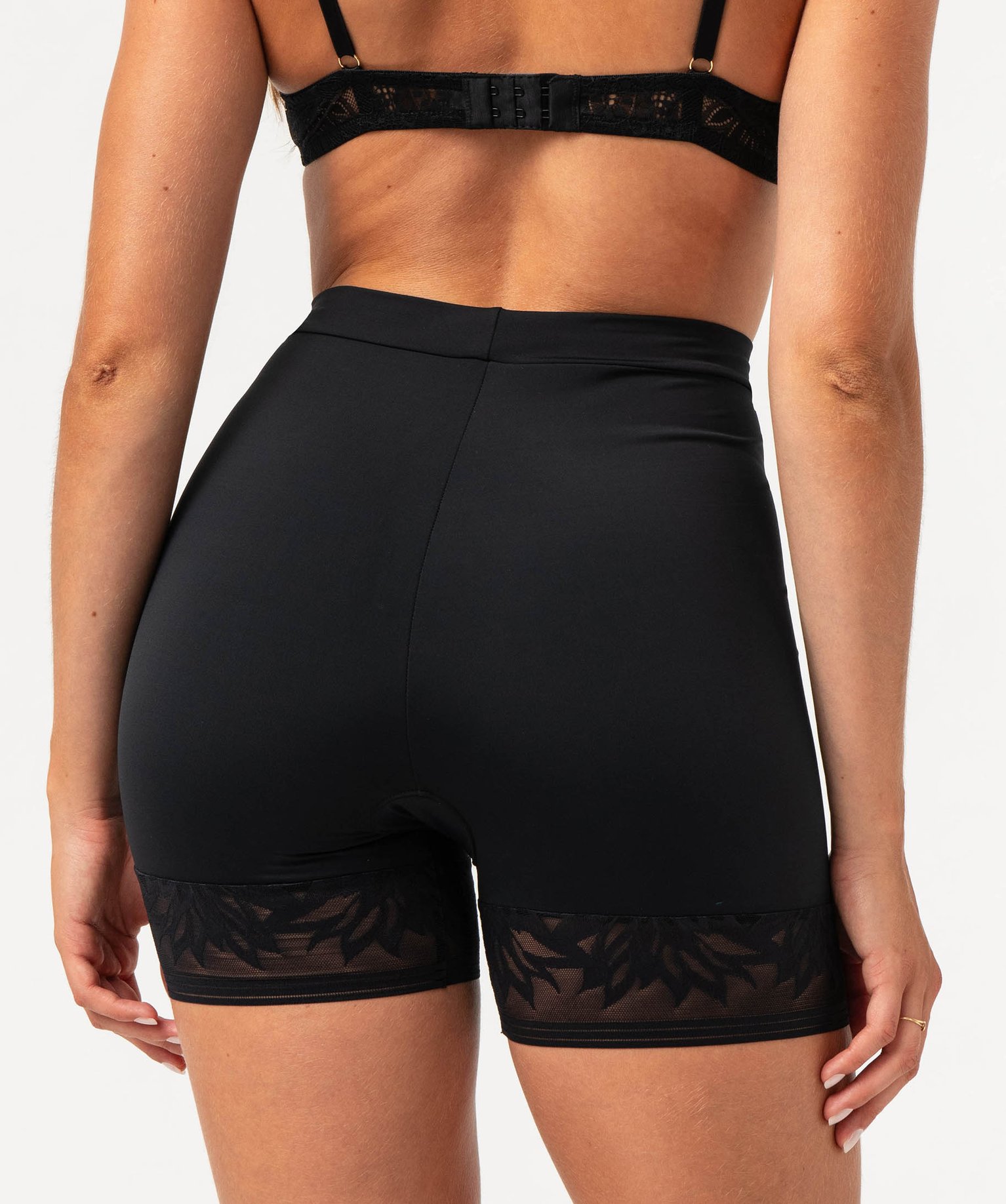 Panty femme gainant taille haute en microfibre et dentelle noir | GEMO