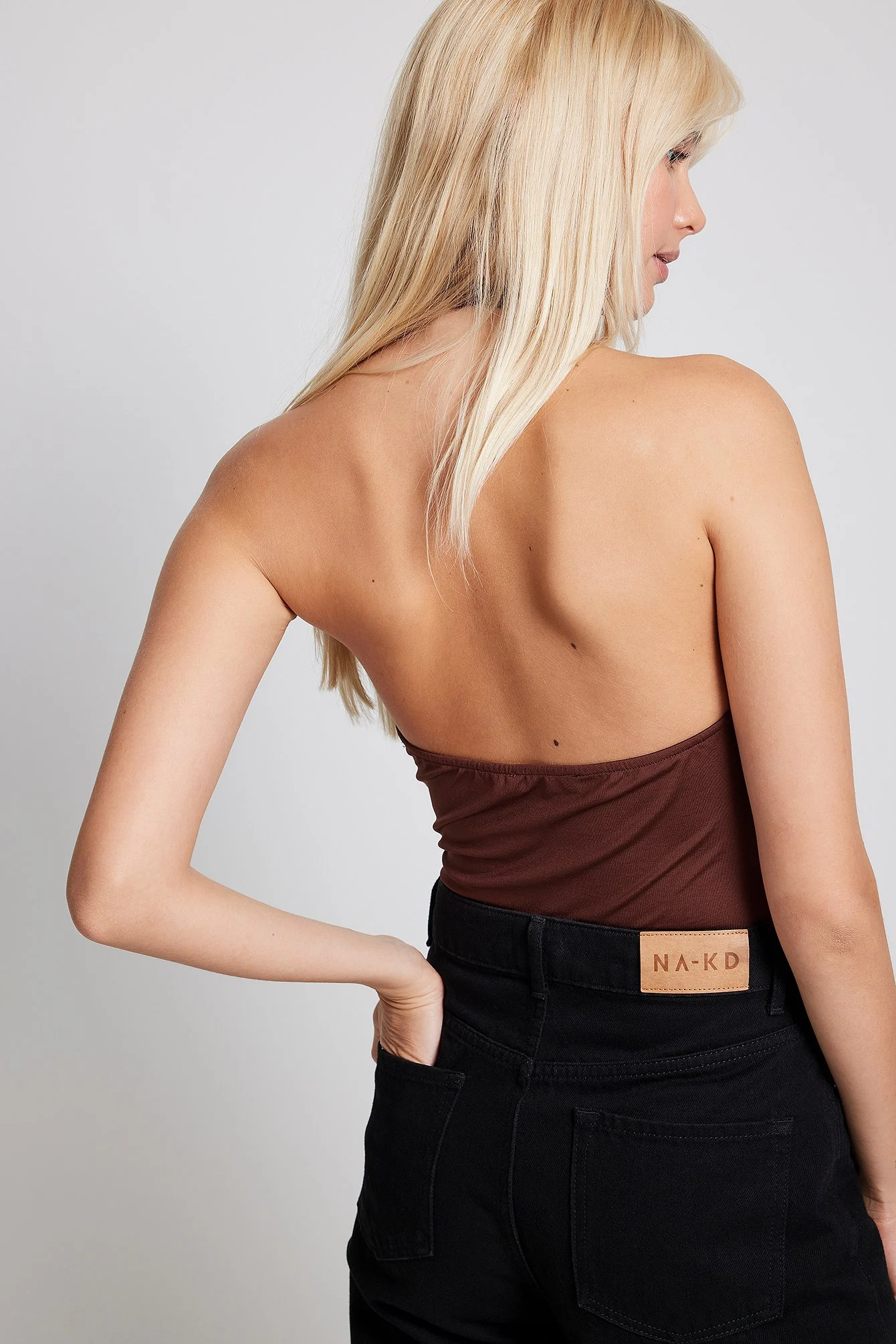 Hochgeschlossener Body mit Keyhole-Ausschnitt