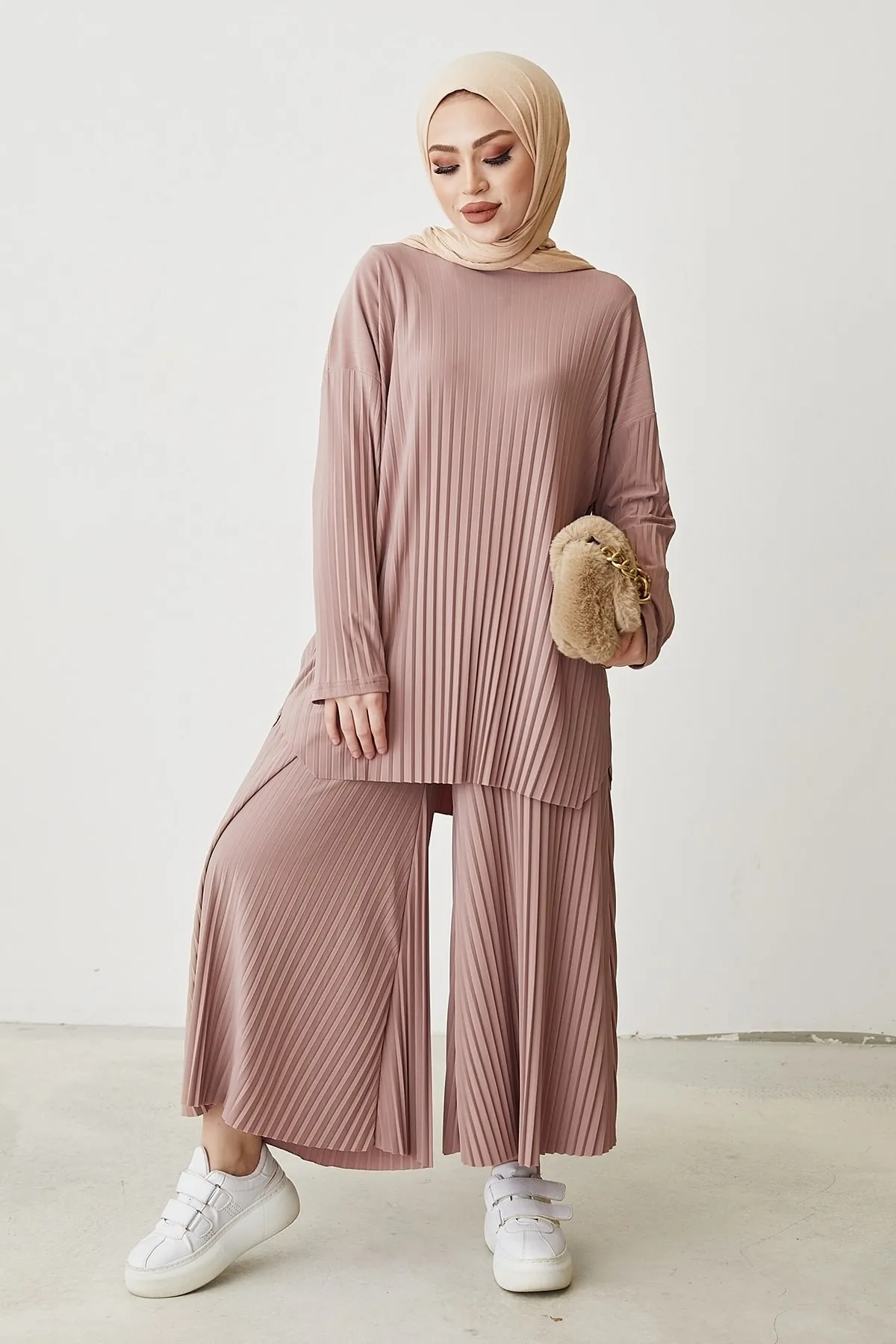InStyle  Mila Faltenhosen-Tunika-Doppelset – Dunkelbeige