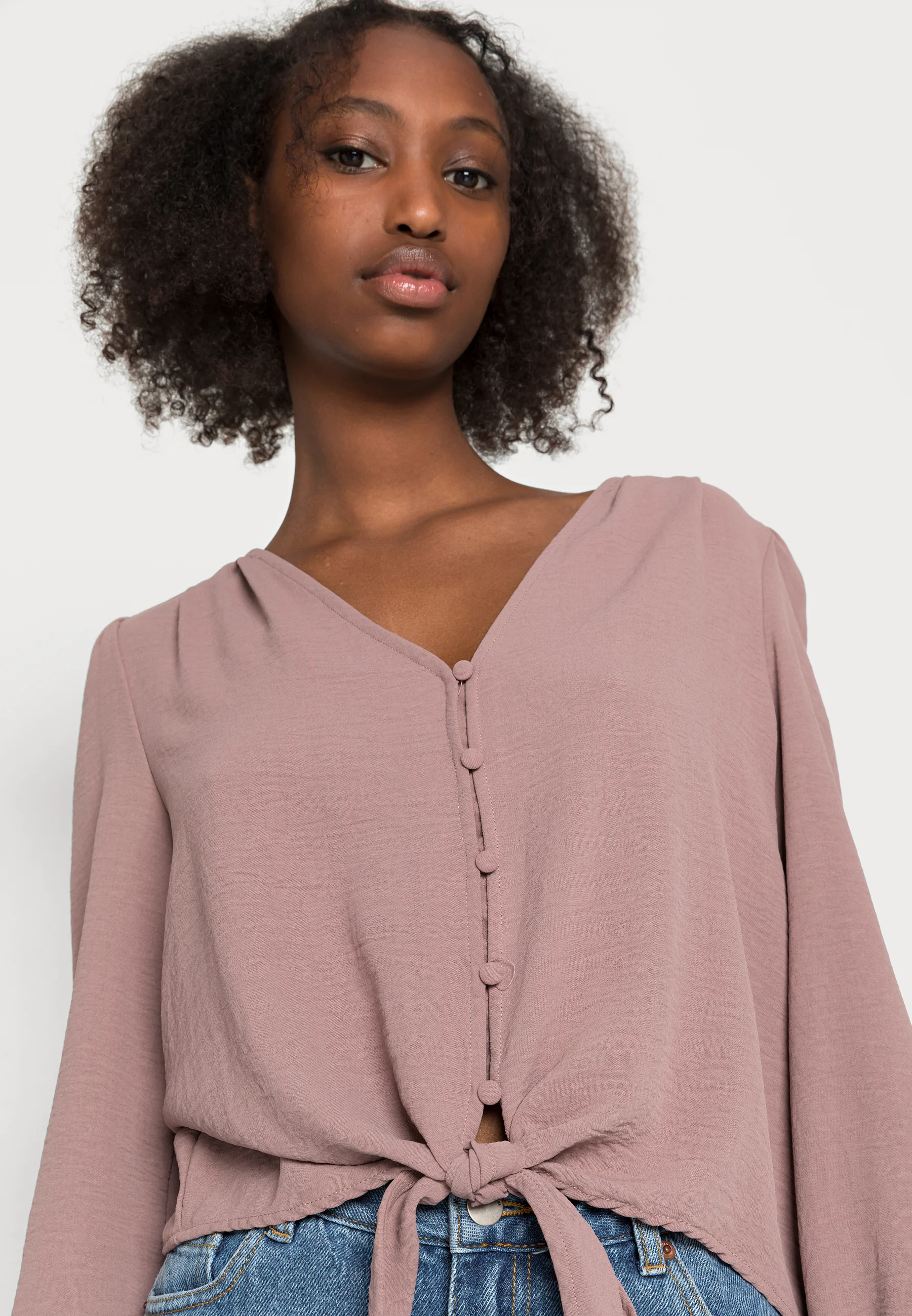 SOLO ONLMETTE NUDO- Blusa