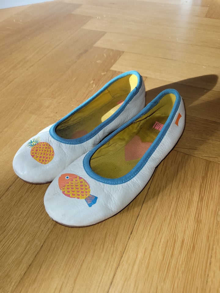 Camper Leder-Ballerinas in Creme günstig kaufen 30