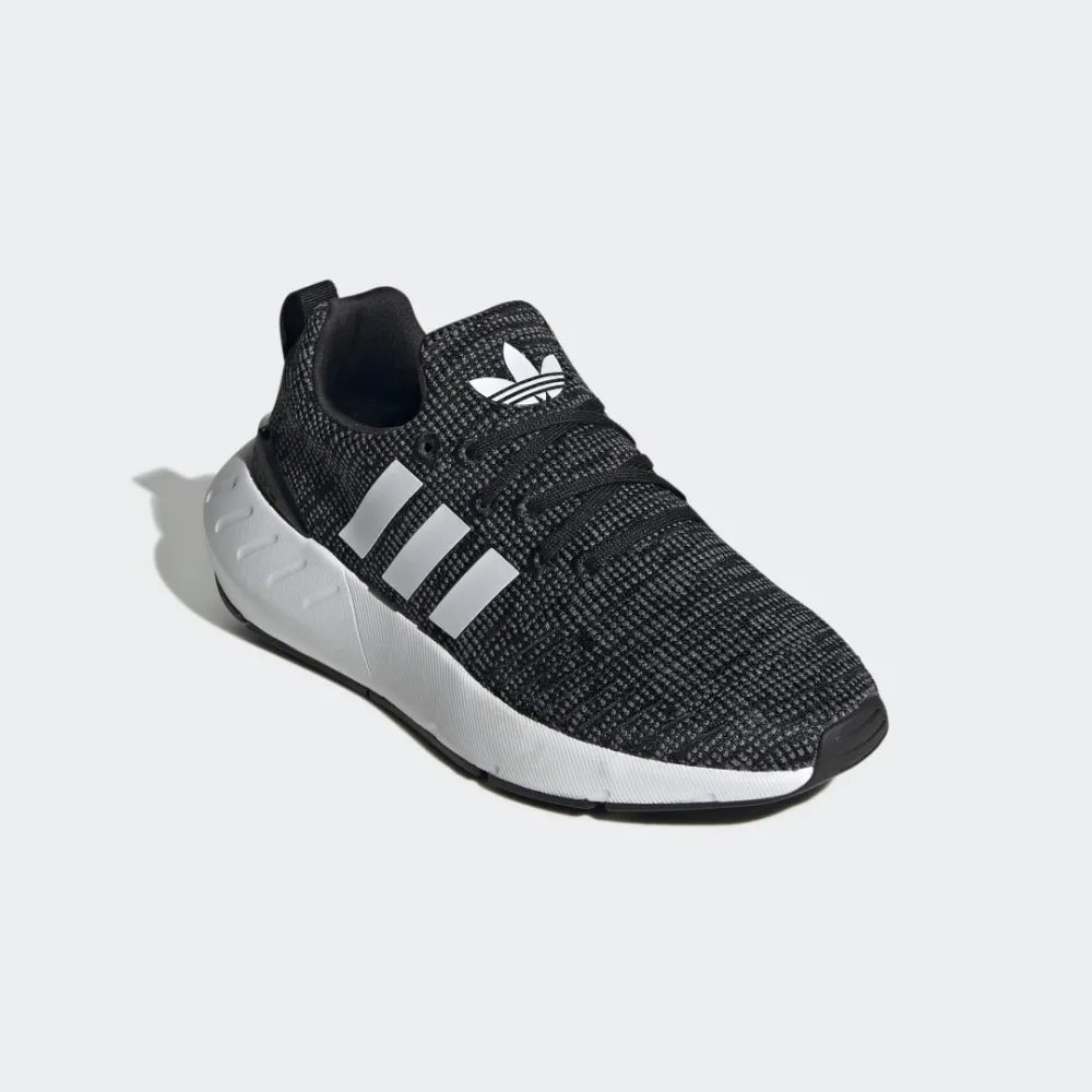 adidas Swift Run 22 GW8176 / schwarz