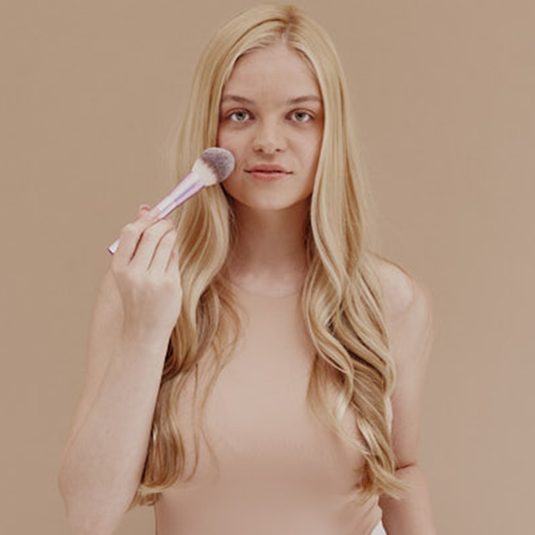Hollywood Star Cheek and Powder