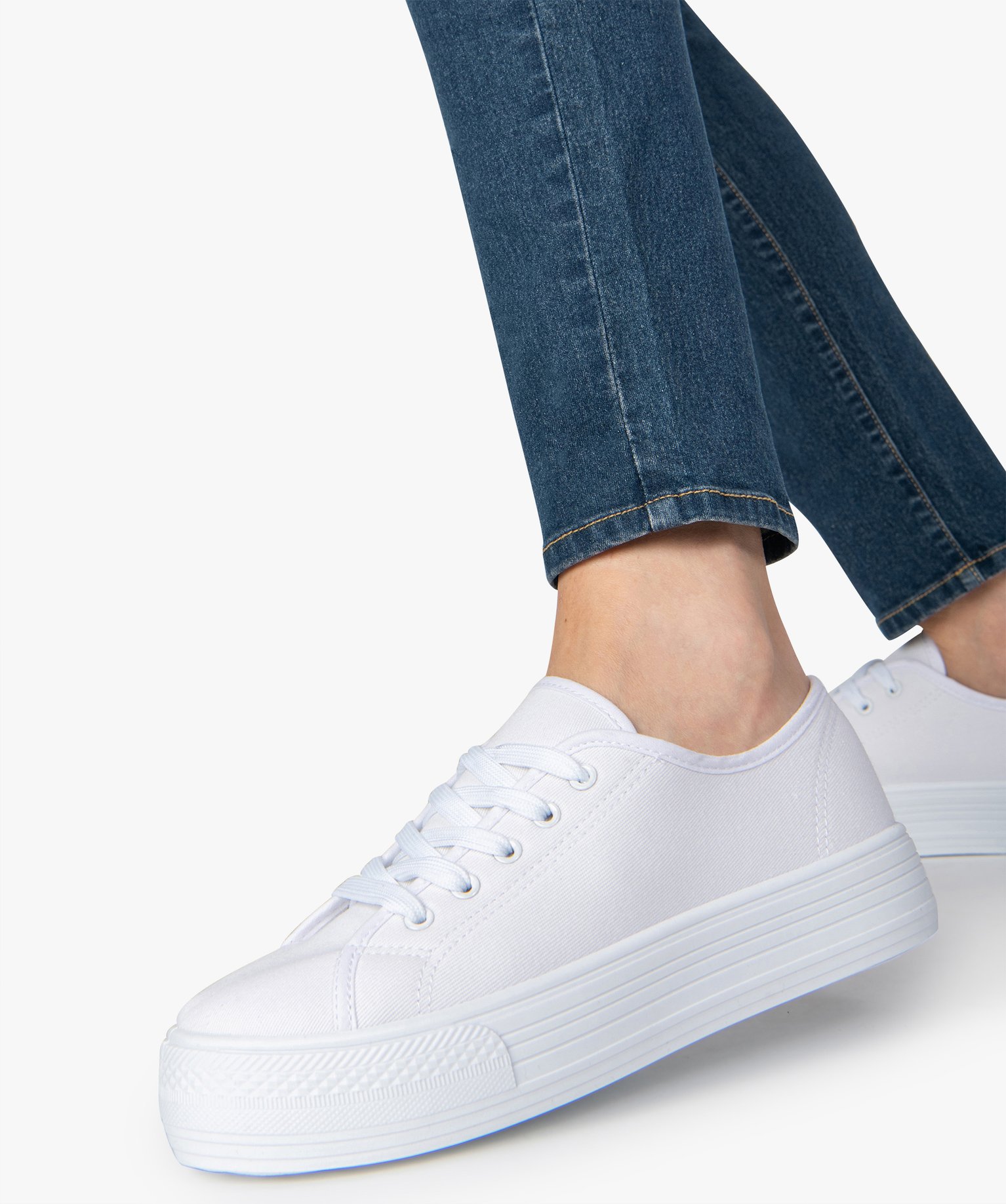 Baskets femme en toile unie et semelle plateforme blanc | GEMO
