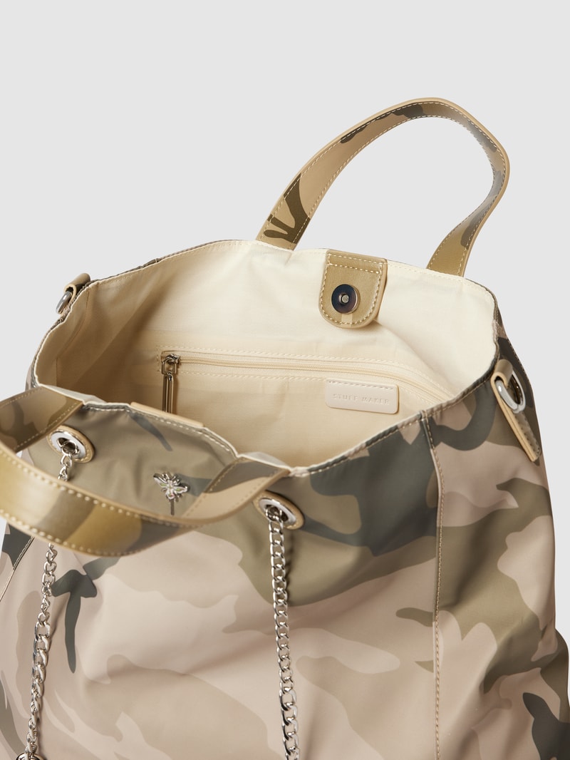 Tote Bag mit Label-Detail in olivgrün