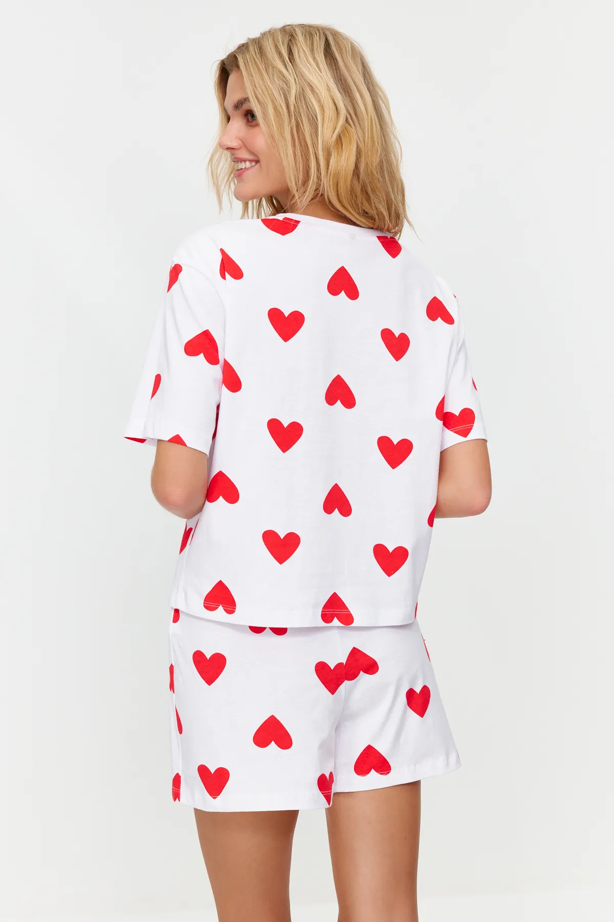Trendyol Collection  Weißes Herz-Strick-Pyjama-Set aus 100 % Baumwolle THMSS24PT00029