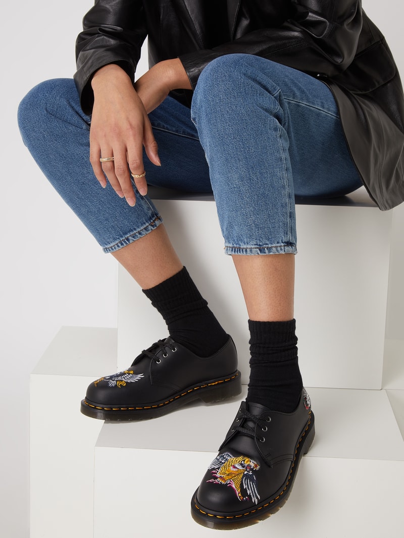 Schnürschuhe aus Leder Modell '1461 Souvenir' in schwarz