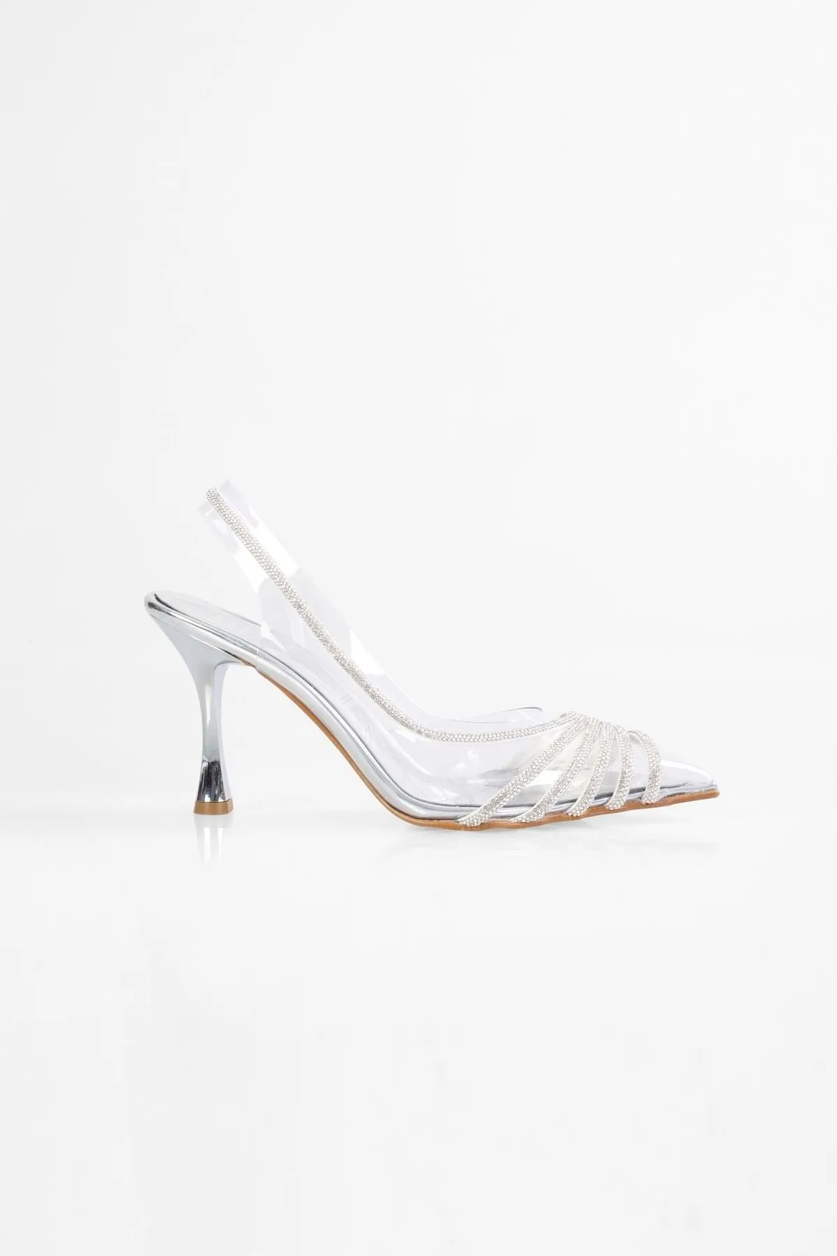 Shoeberry  Damenschuhe „Junie“ in Silber, glänzend, transparent, gerippt, mit Schmucksteinen besetzt