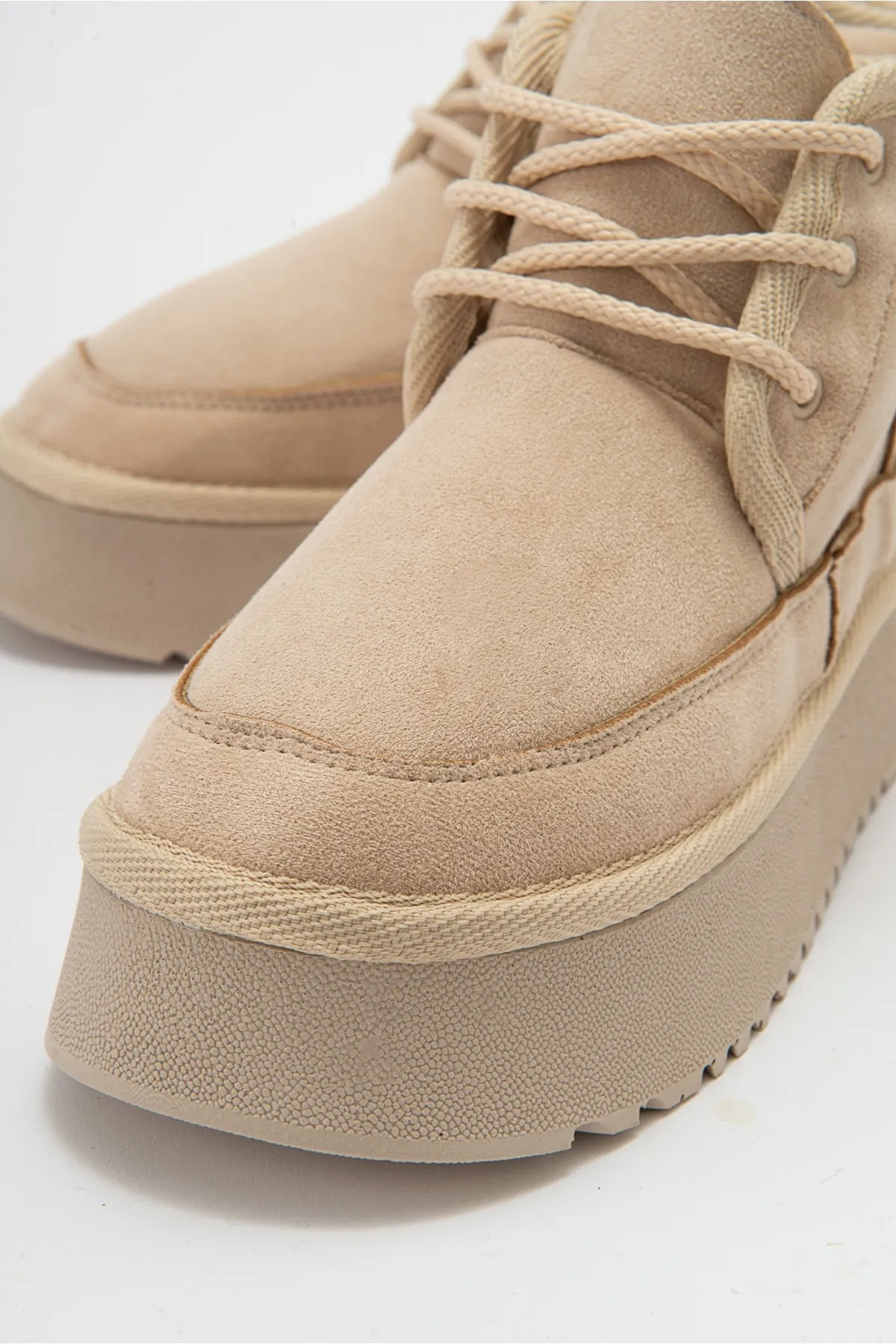 LuviShoes  Ovela Beige Damen-Sportstiefel zum Schnüren mit dicker Sohle