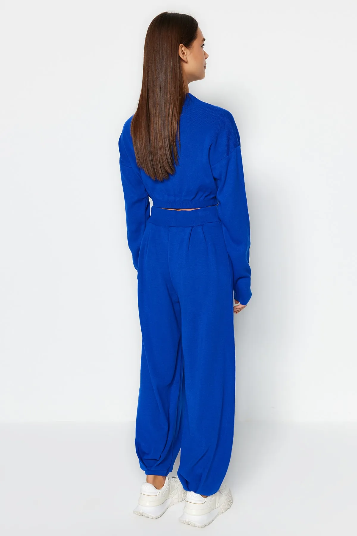 Trendyol Collection  Saks Super Crop Basic Strickoberteil und -unterteil im Set mit Stehkragen TWOAW24AU00007