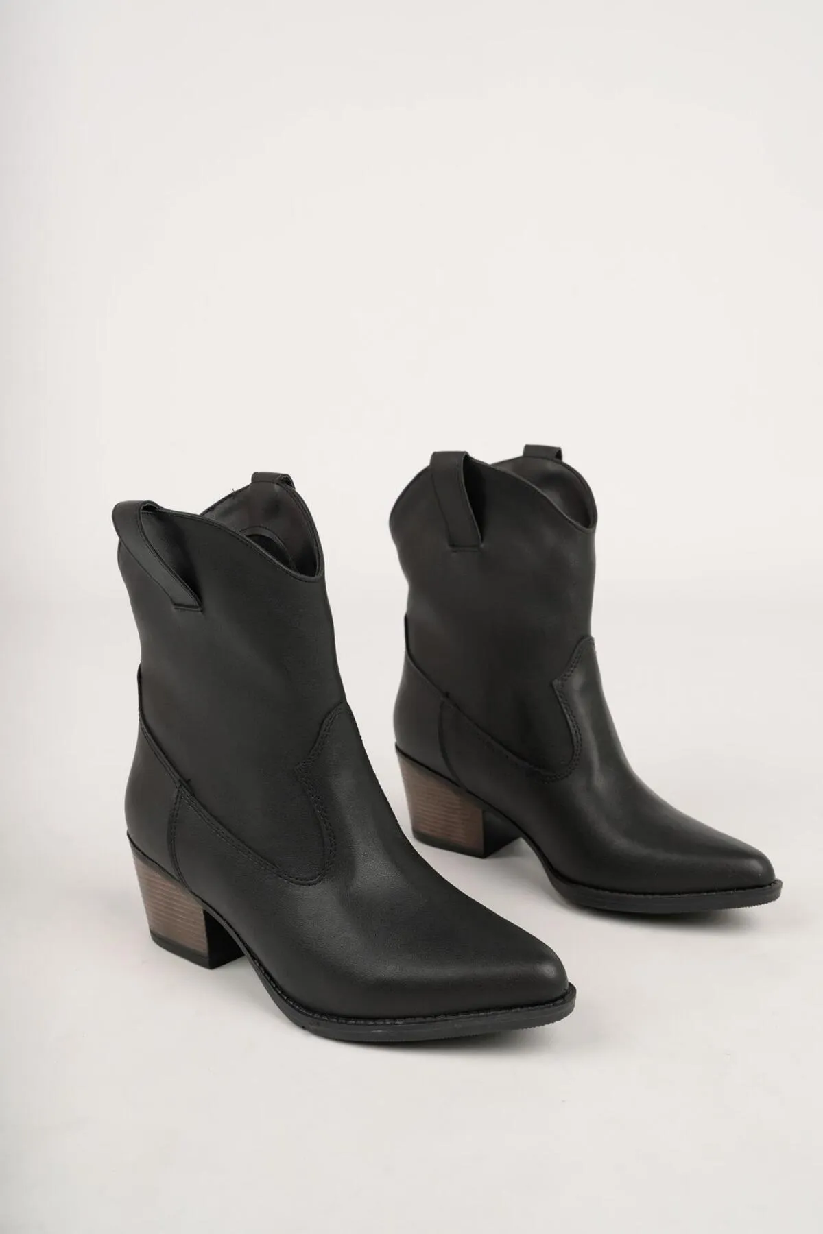 MUGGO  Stilvolle und bequeme Winterstiefel mit Absatz für Damen von Cowboy