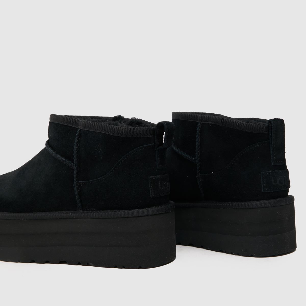 UGG Classic Ultra Mini Platform Csizma Fekete Színben