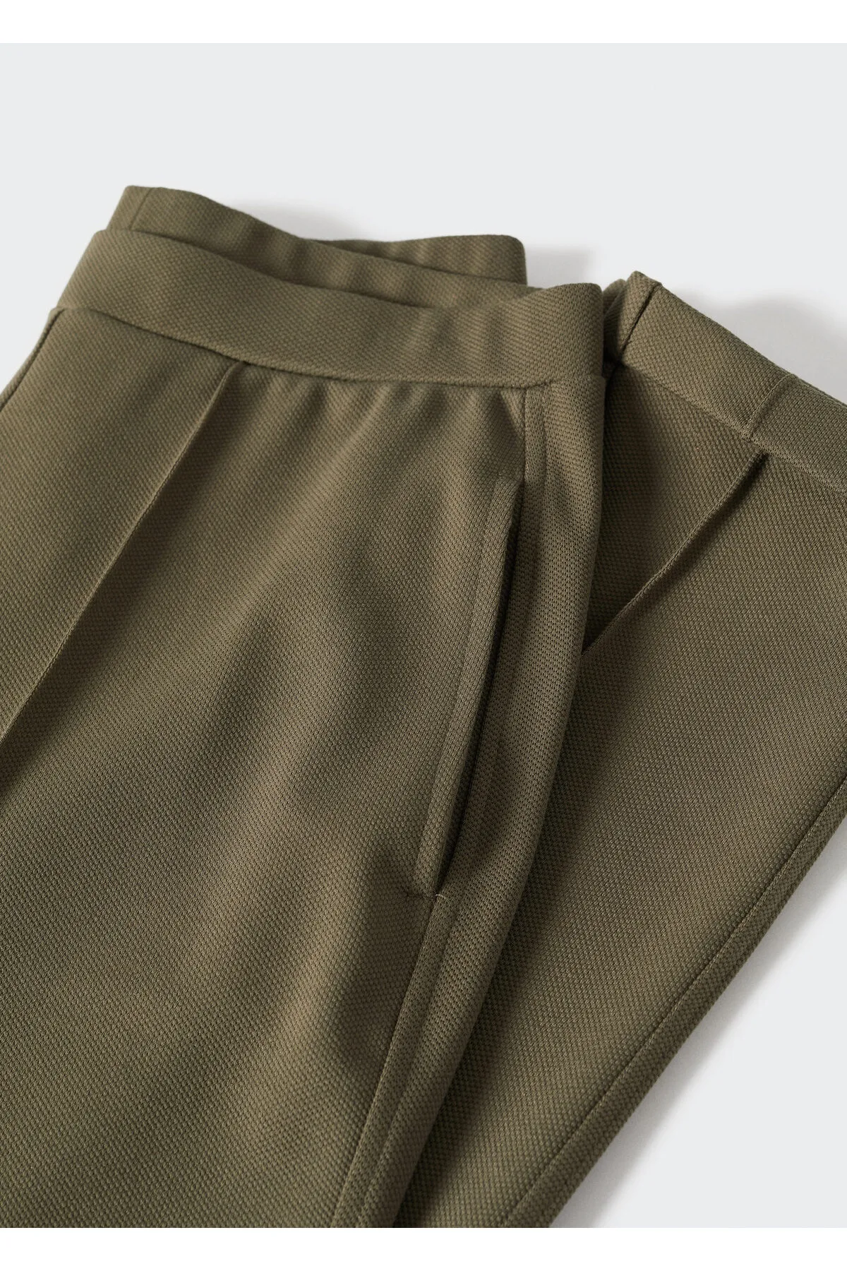 MANGO  Khakifarbene Damenhose 37043841